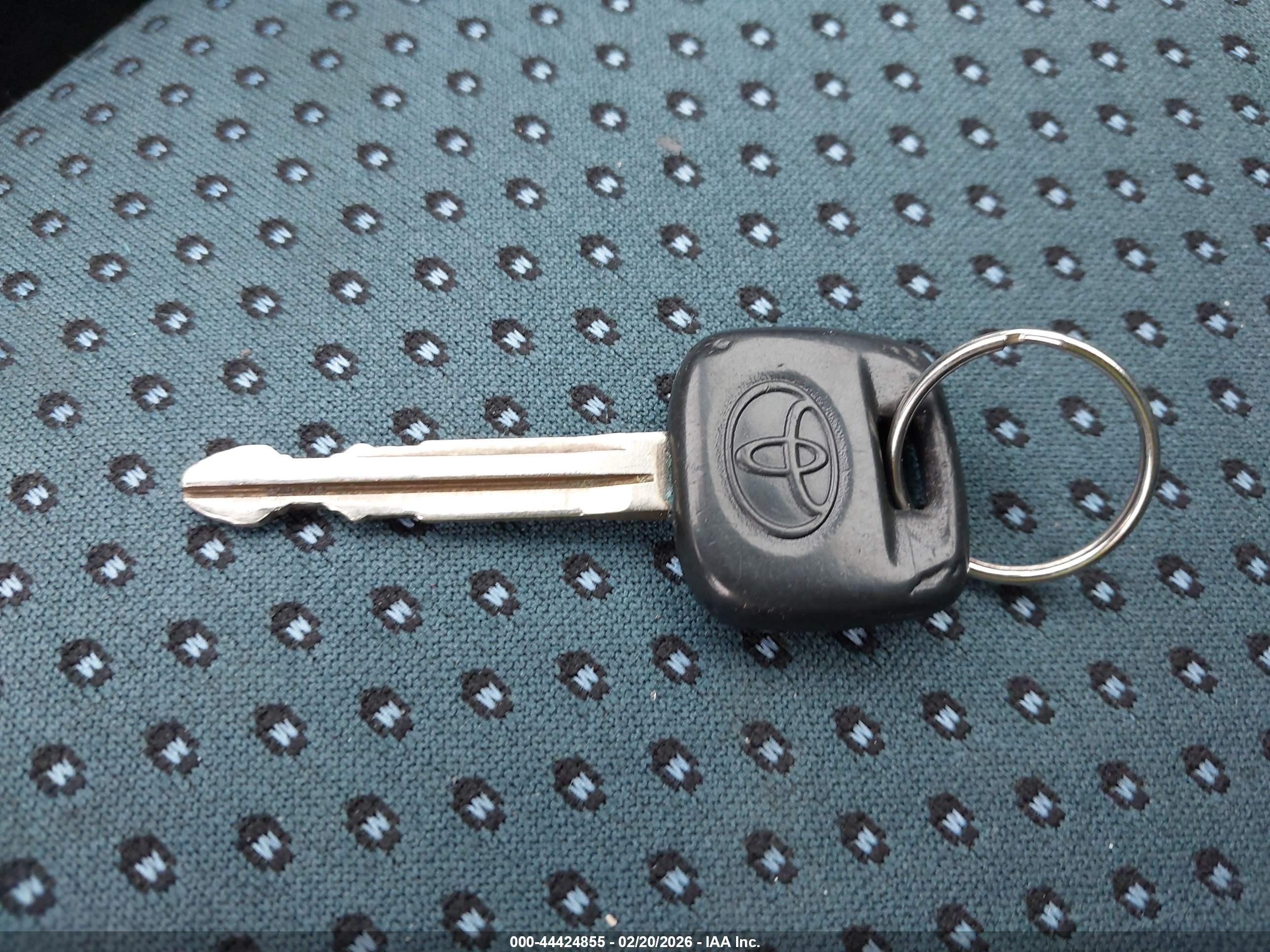 TOYOTA YARIS image 11