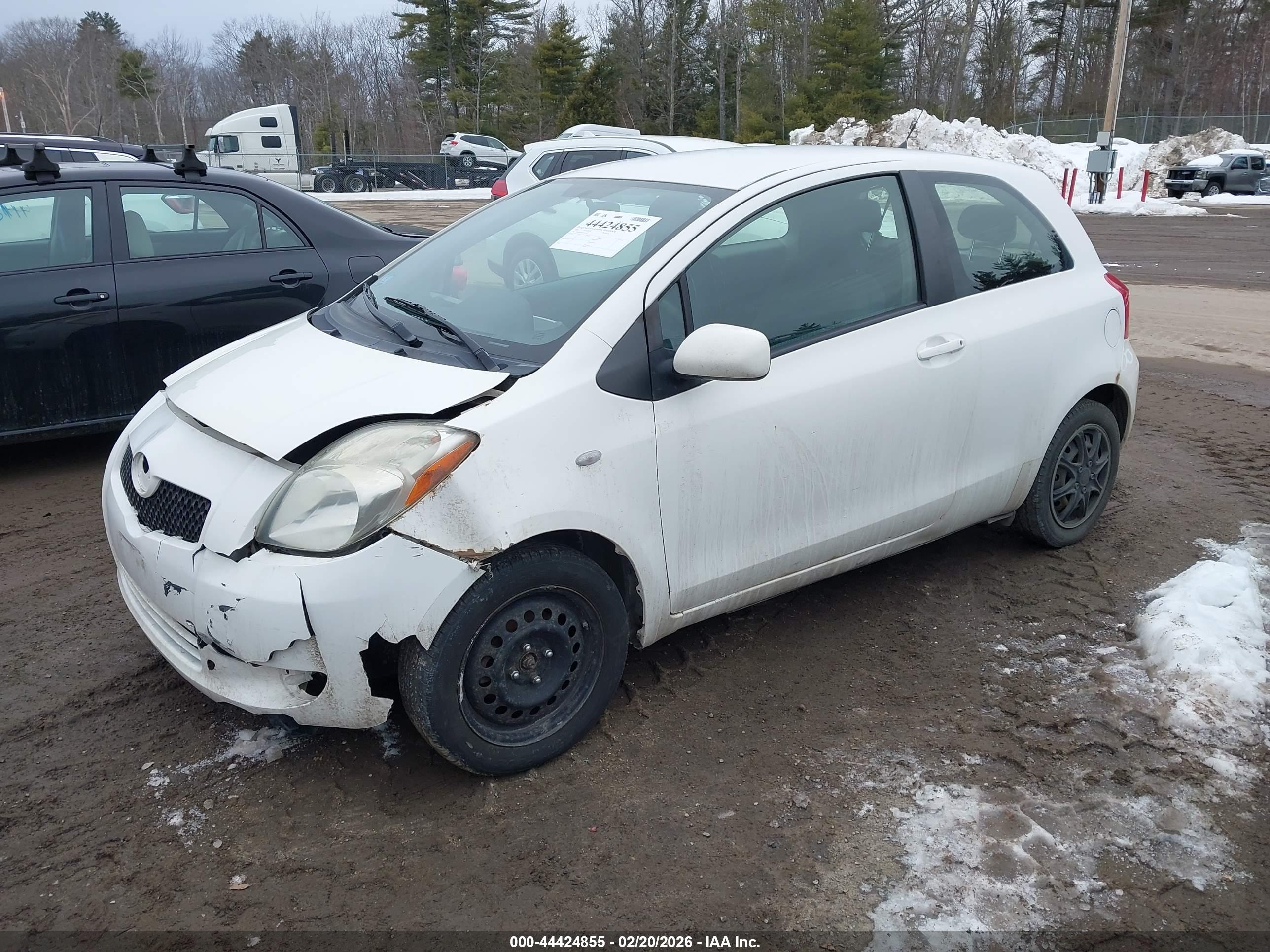 TOYOTA YARIS image 2