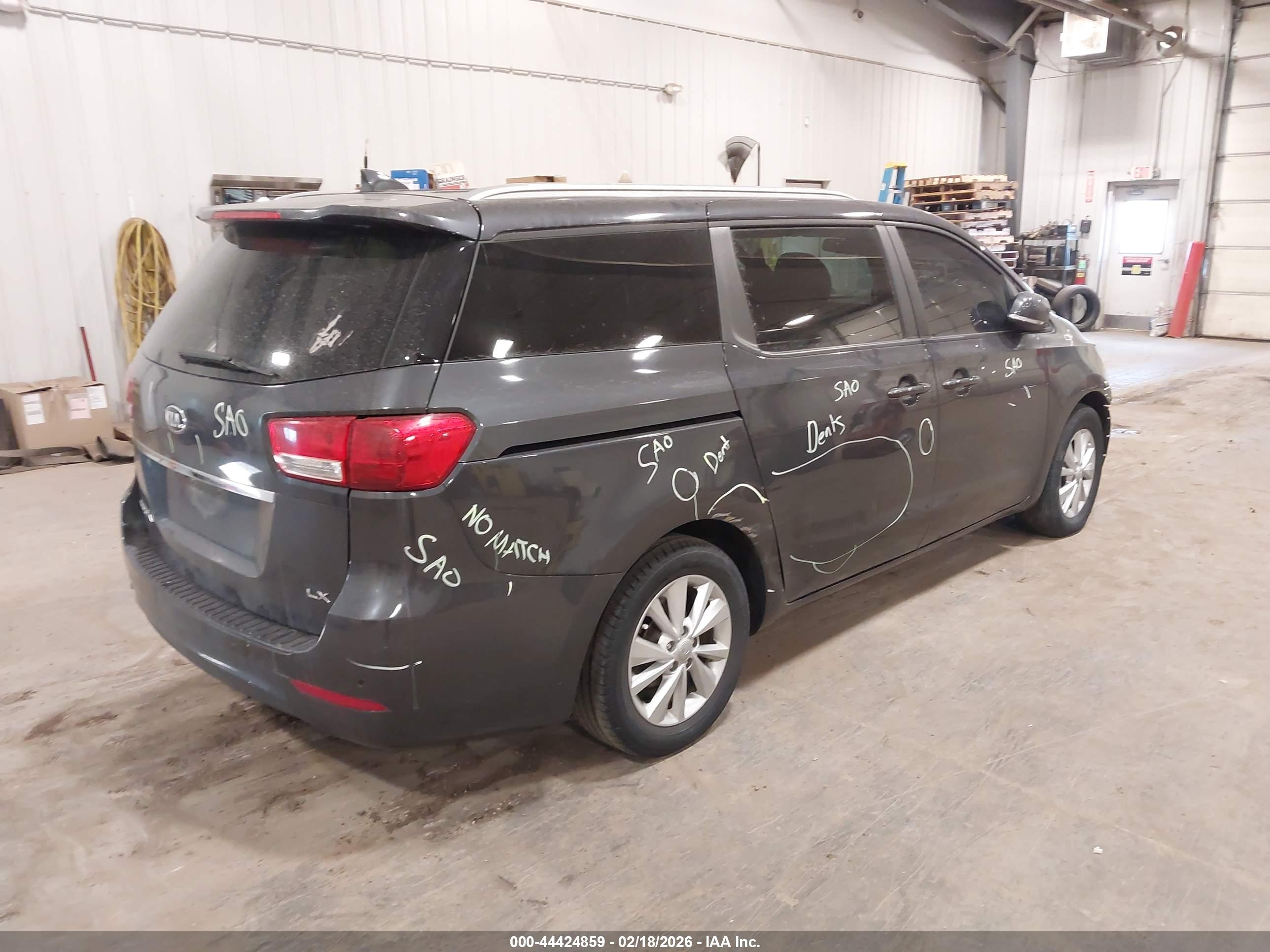 KIA SEDONA image 4