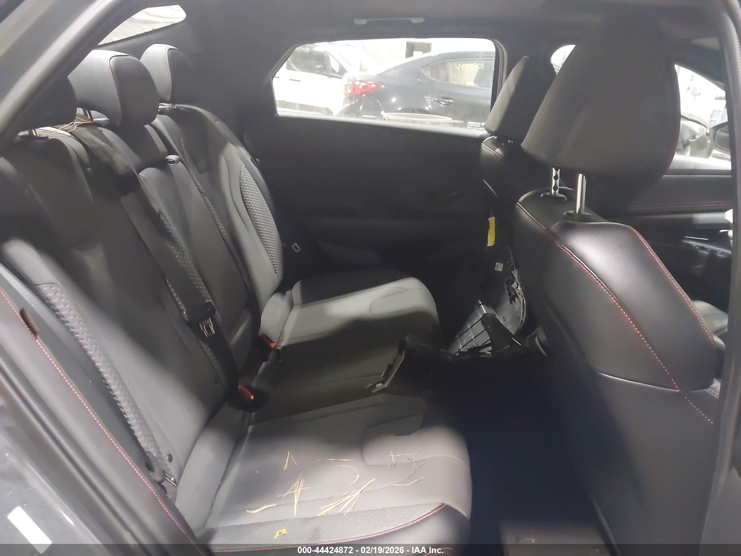 HYUNDAI ELANTRA image 8