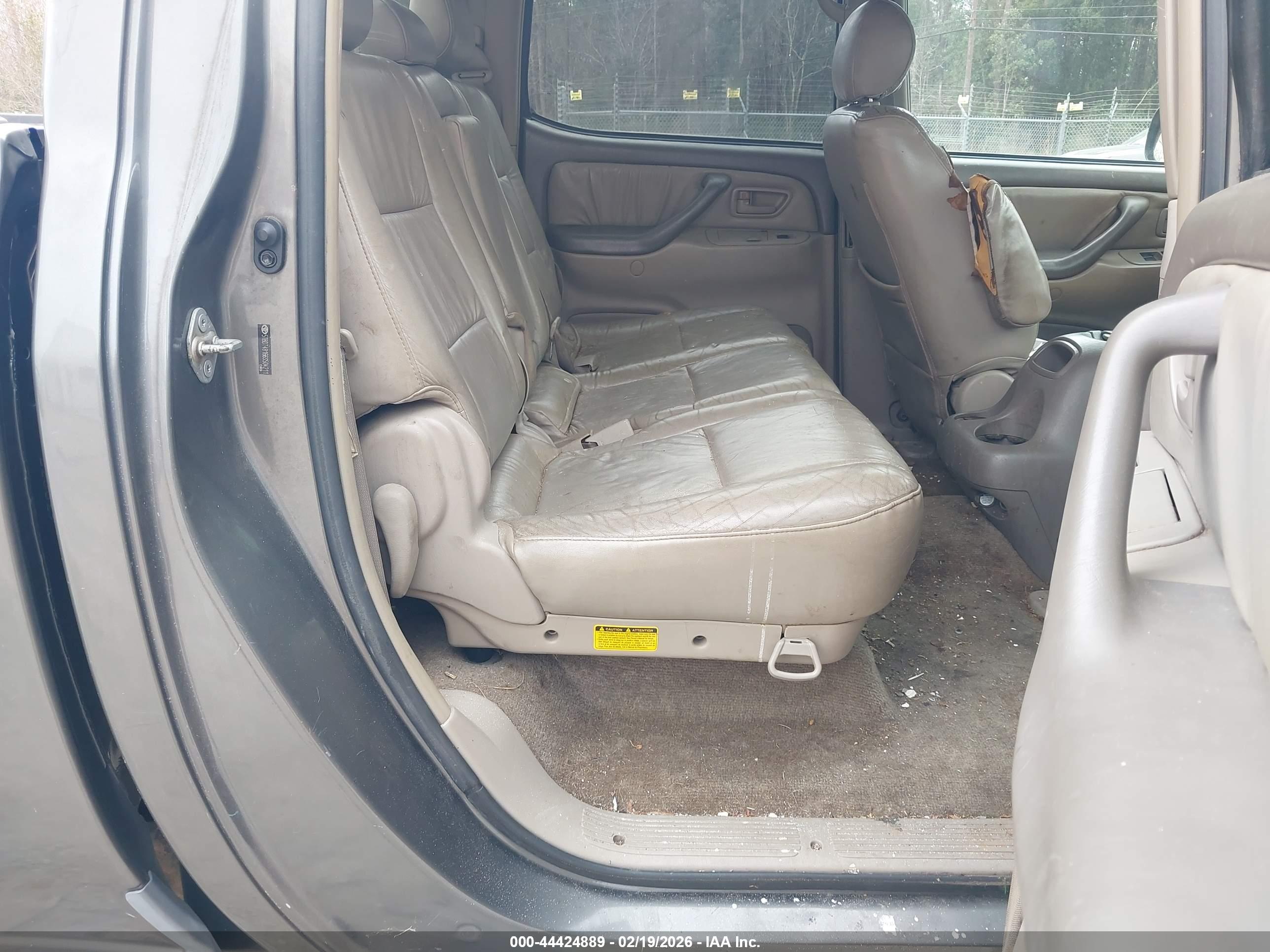 TOYOTA TUNDRA image 8