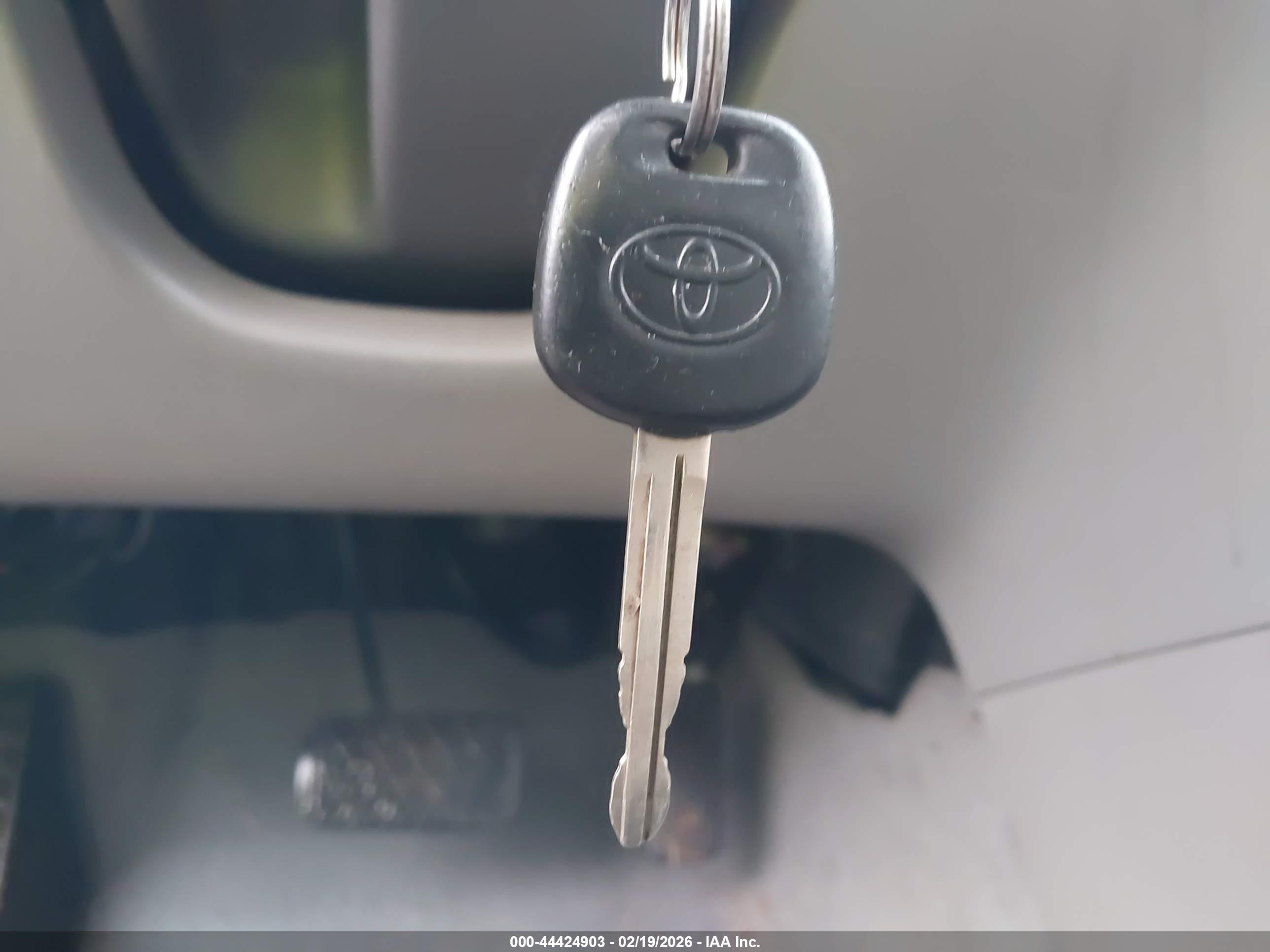TOYOTA COROLLA image 11