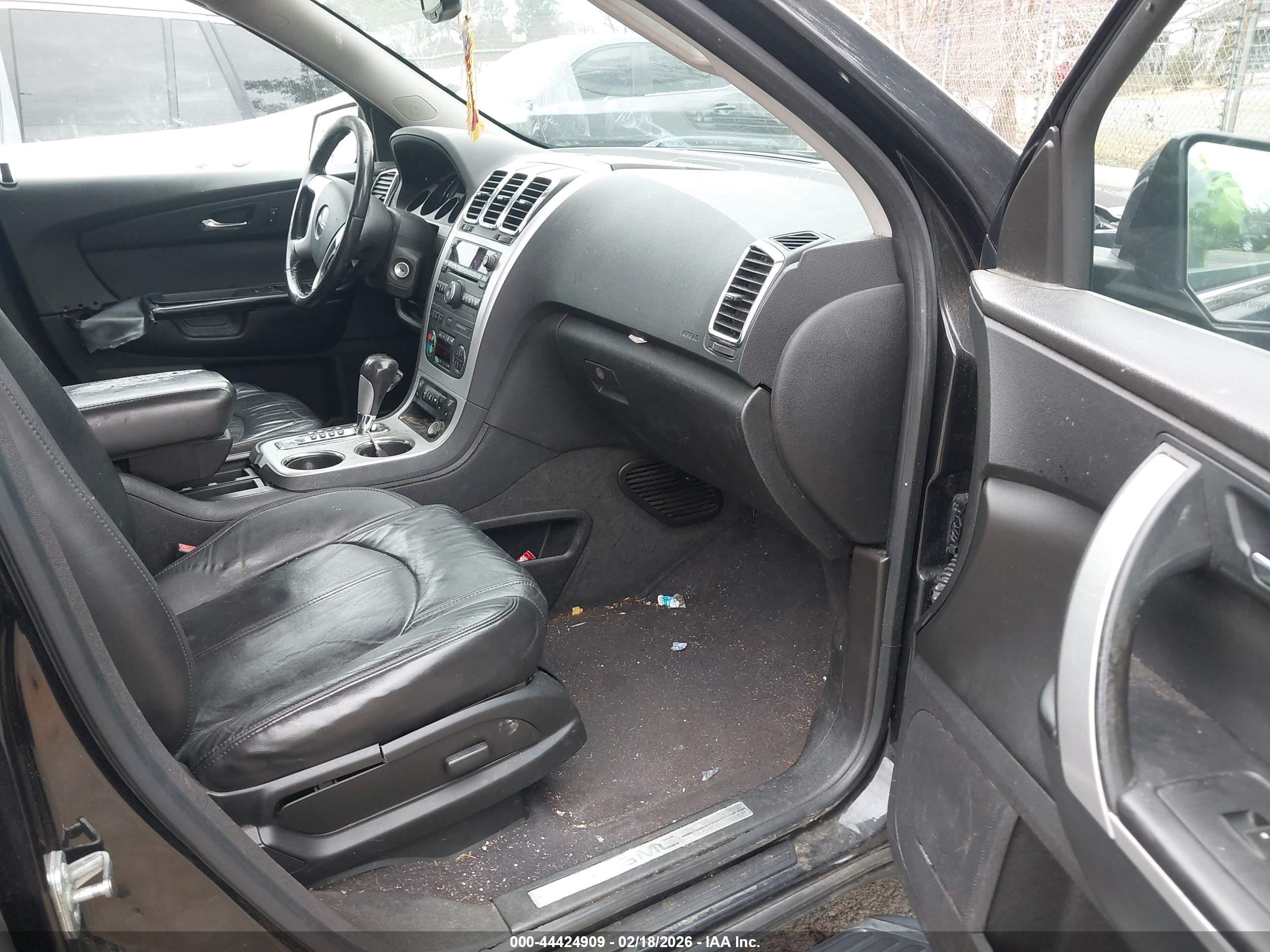 GMC ACADIA image 5