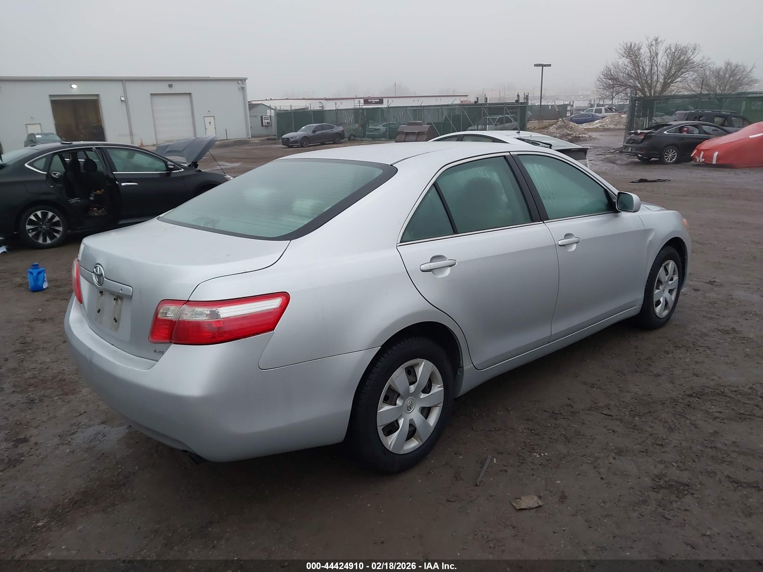 TOYOTA CAMRY image 4