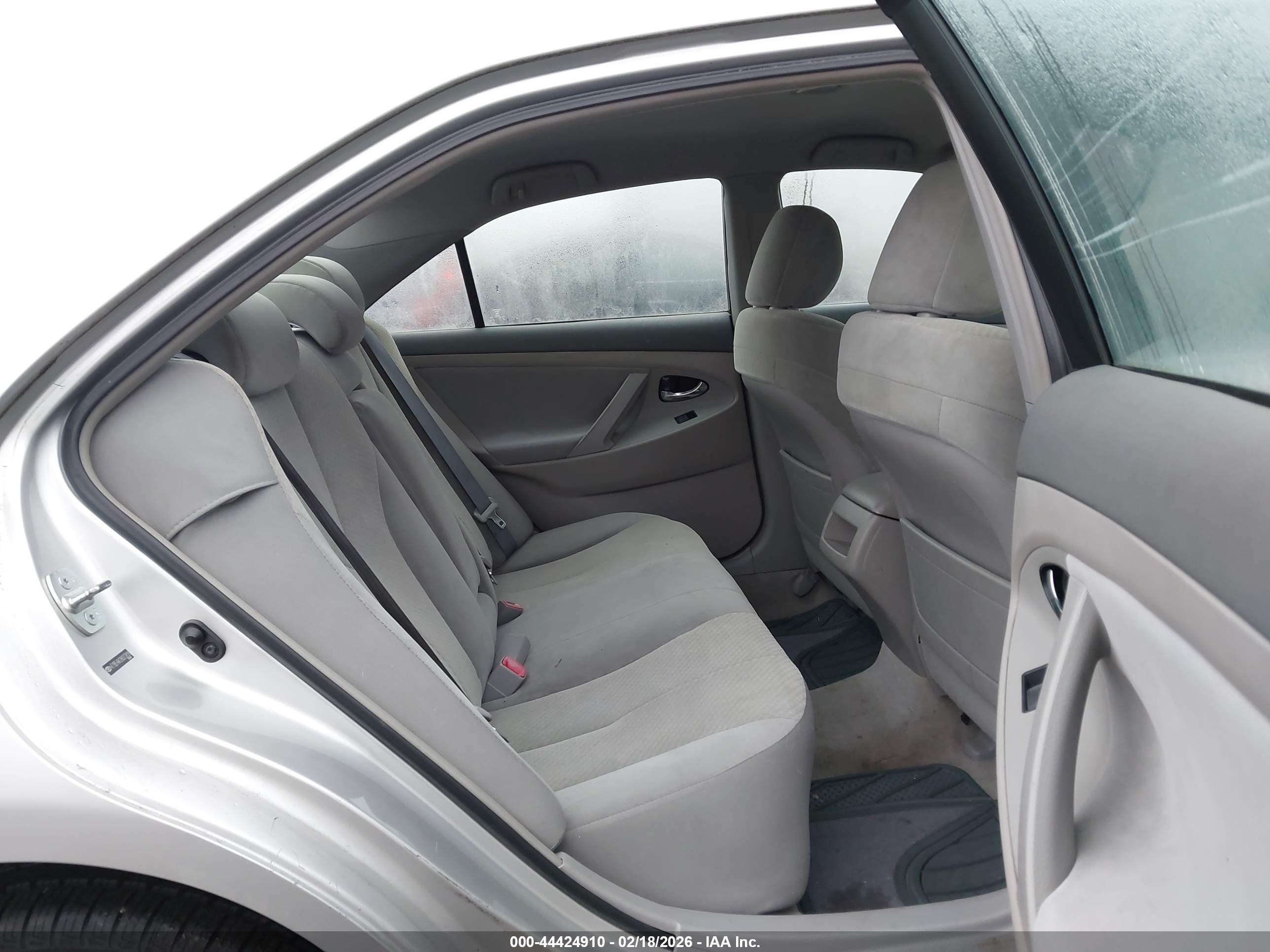TOYOTA CAMRY image 8