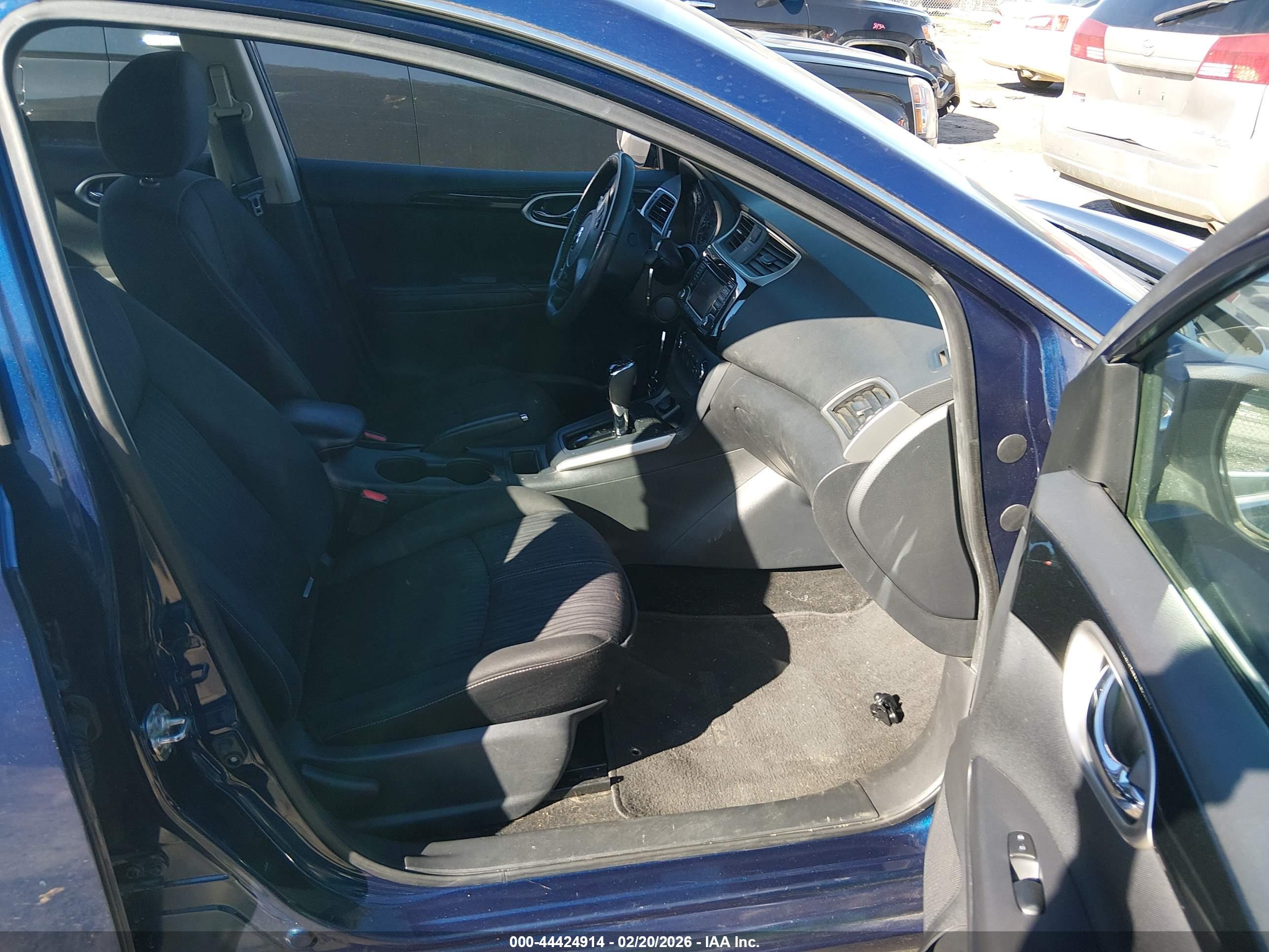NISSAN SENTRA image 5