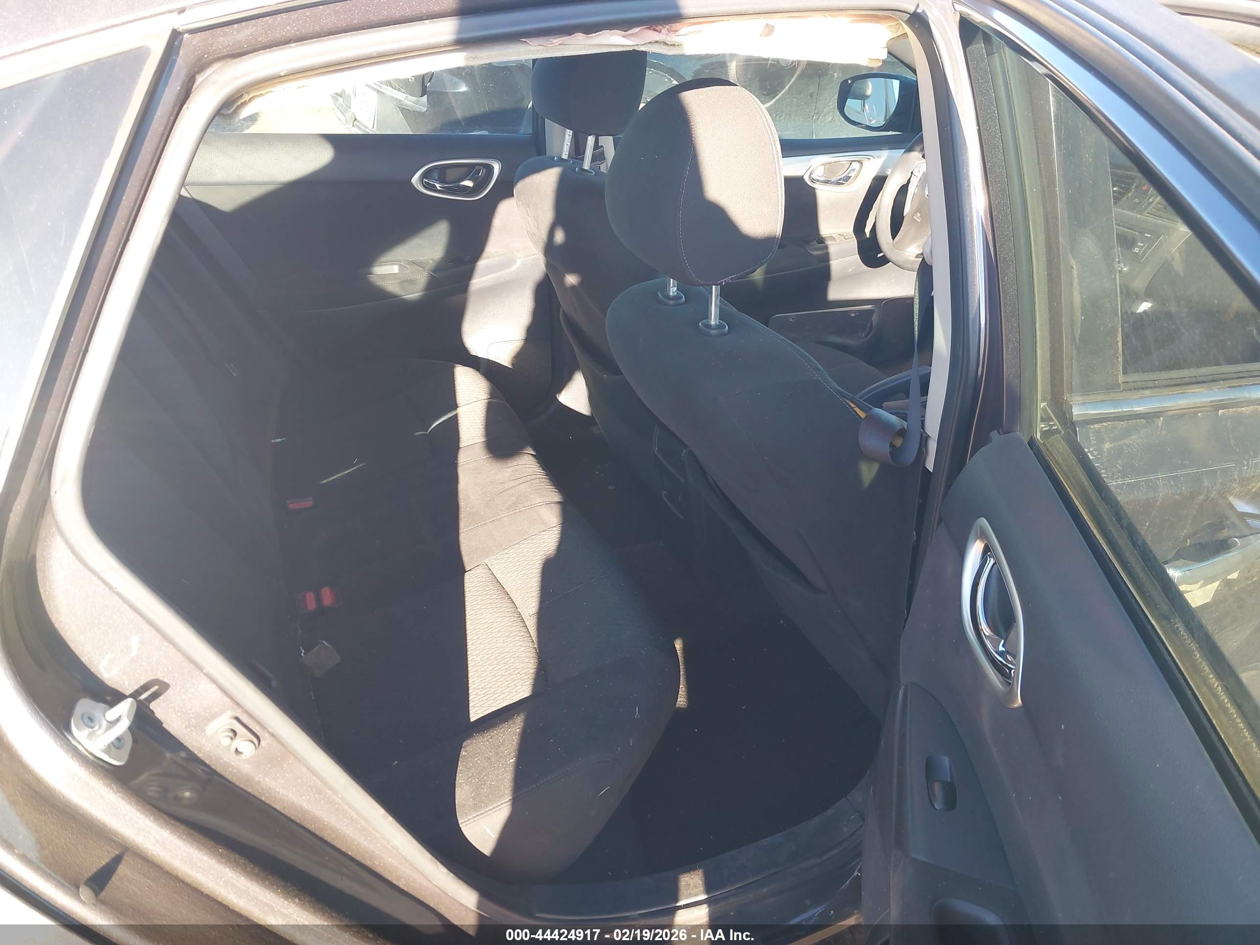 NISSAN SENTRA image 8