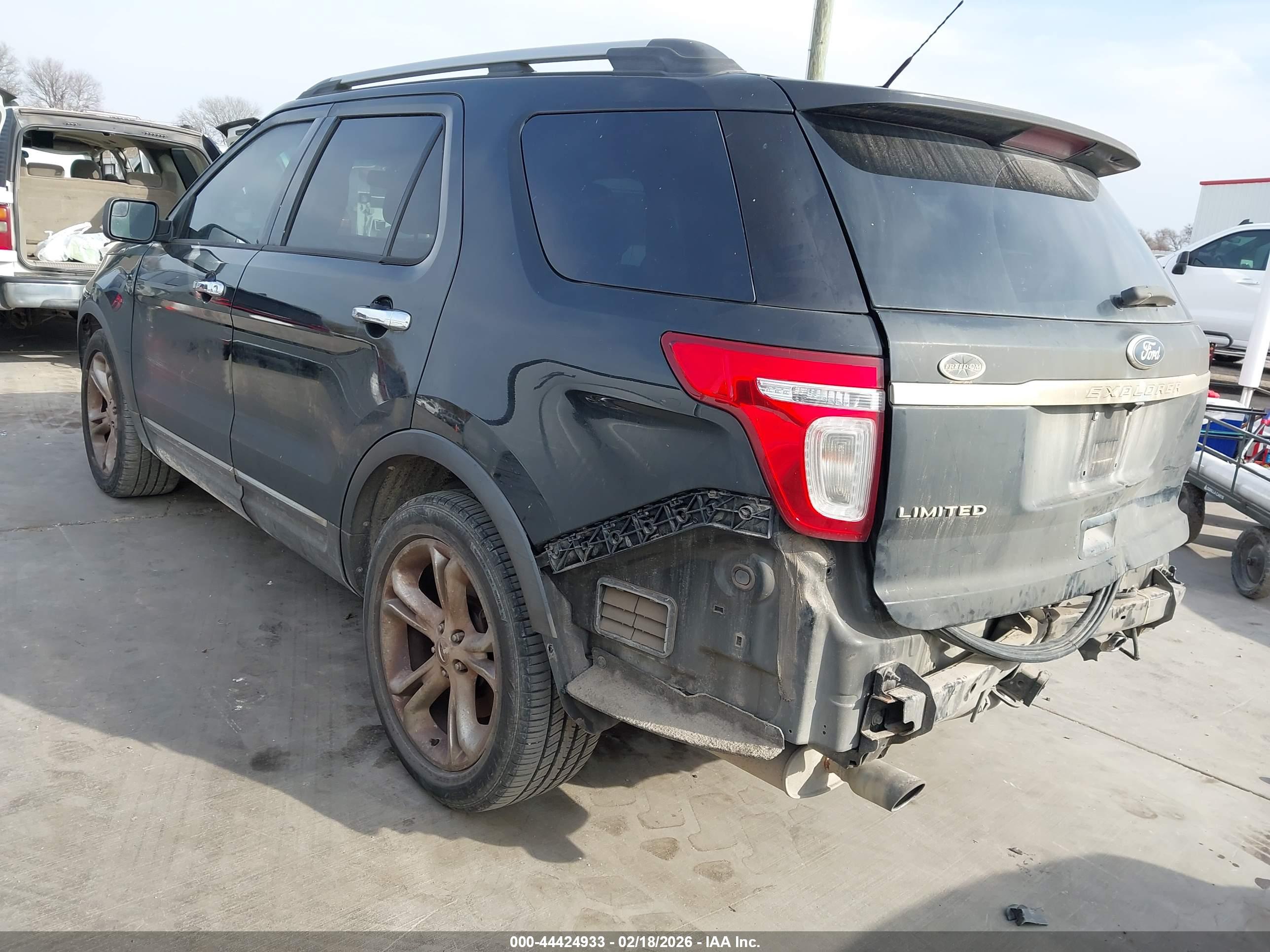 FORD EXPLORER image 3
