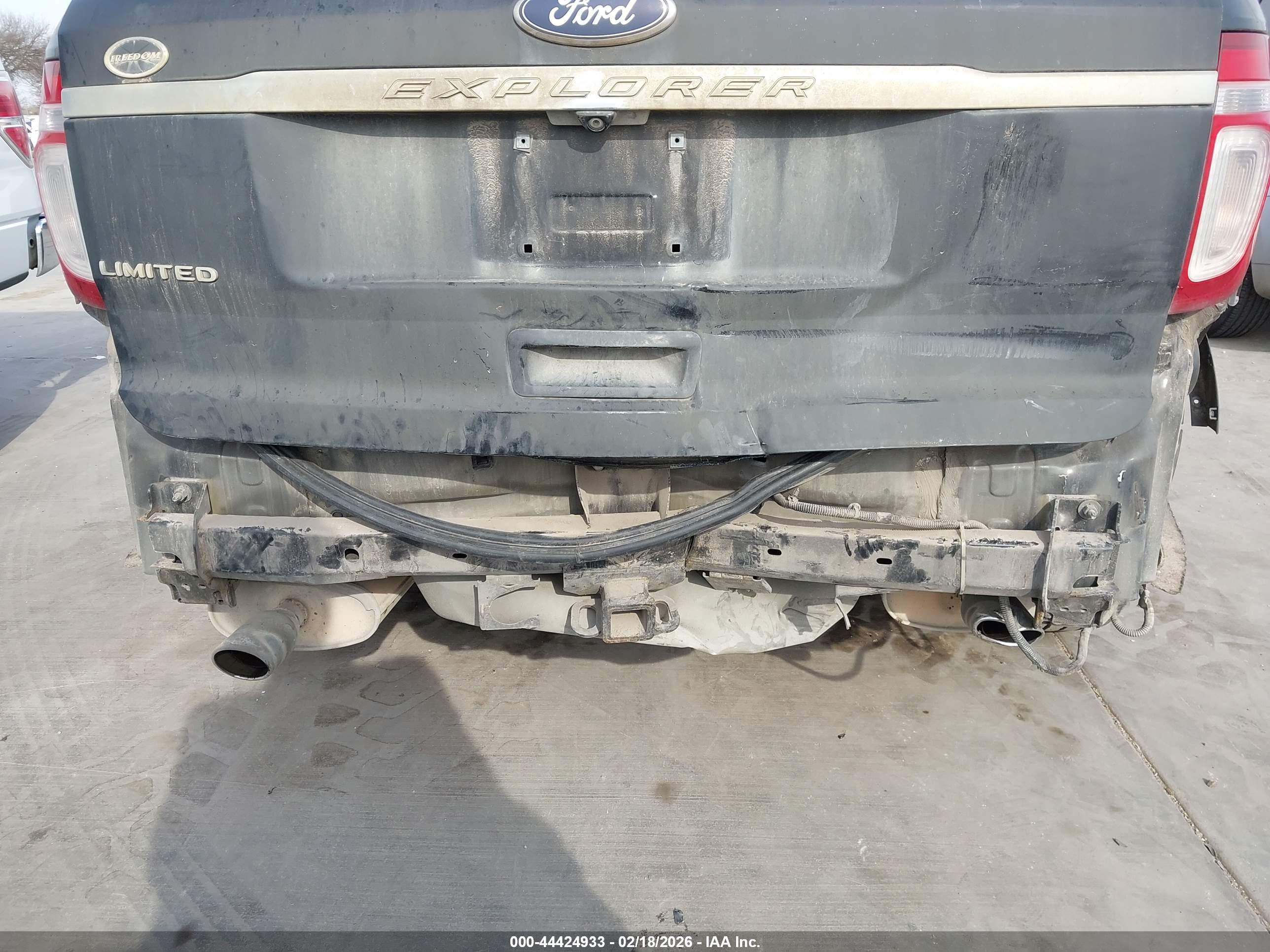 FORD EXPLORER image 6