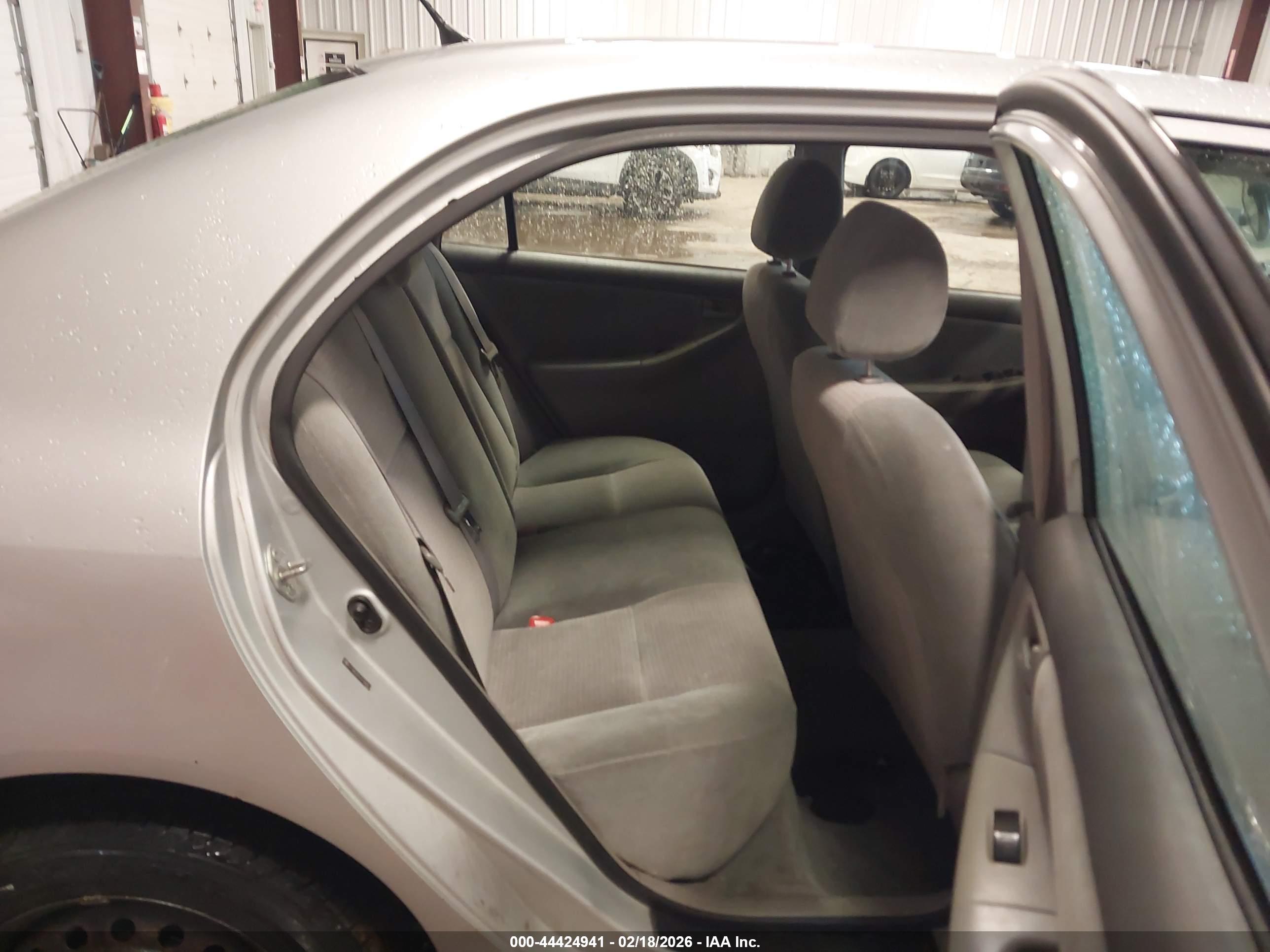 TOYOTA COROLLA image 8