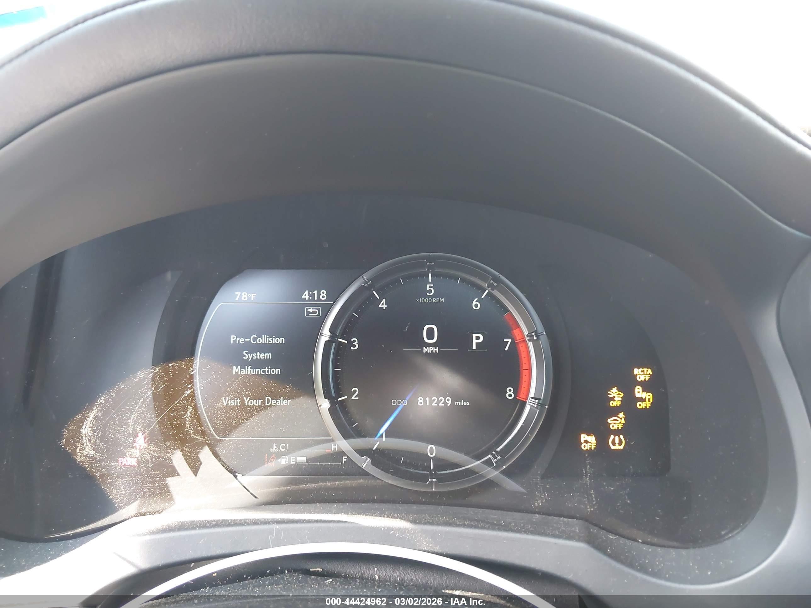 LEXUS IS image 7
