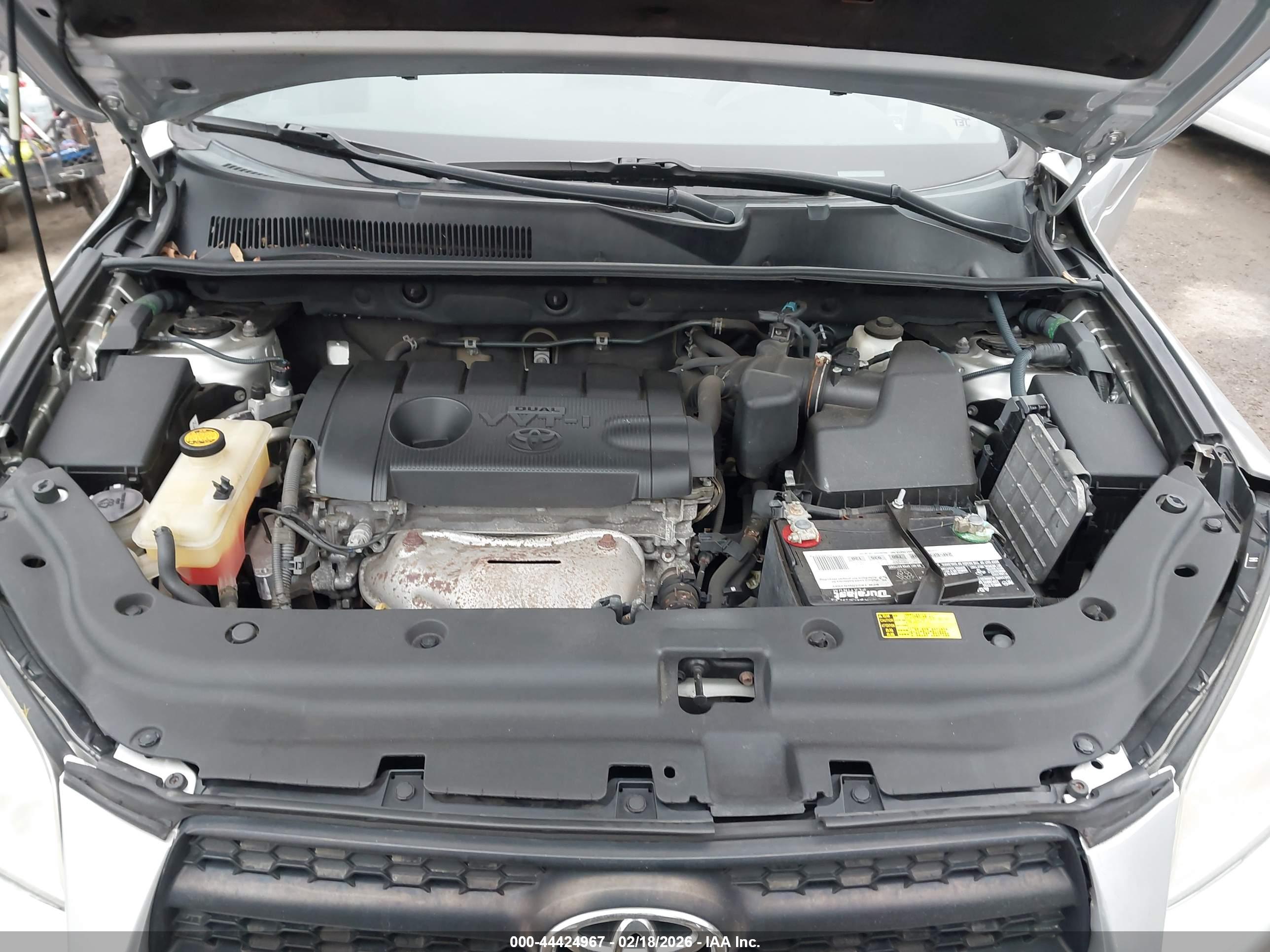 TOYOTA RAV4 image 10