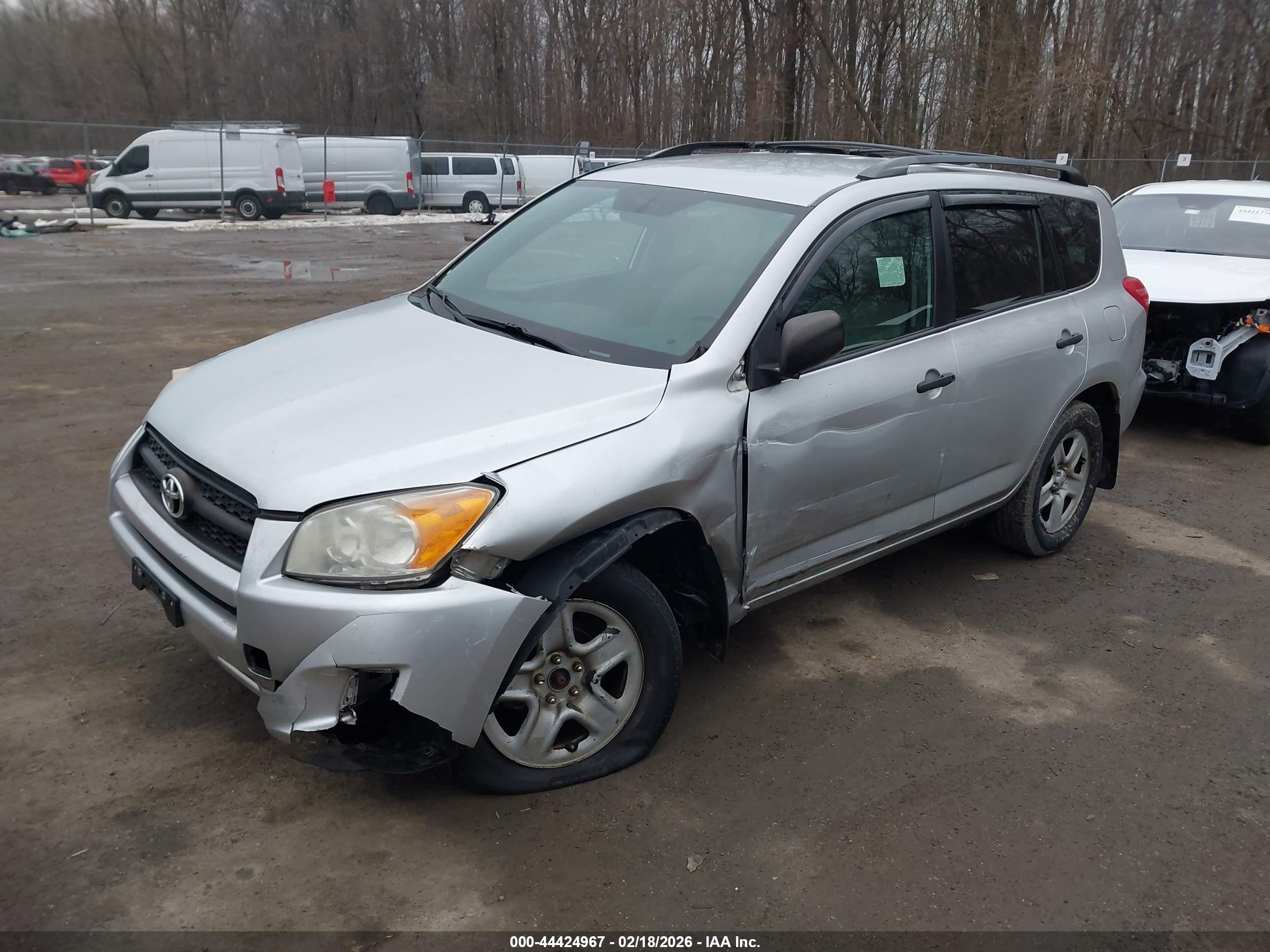TOYOTA RAV4 image 2