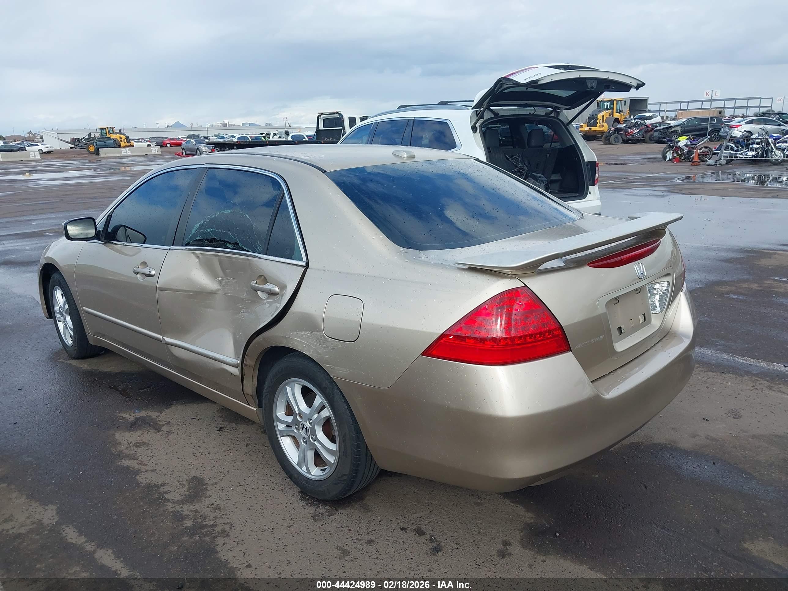 HONDA ACCORD image 3
