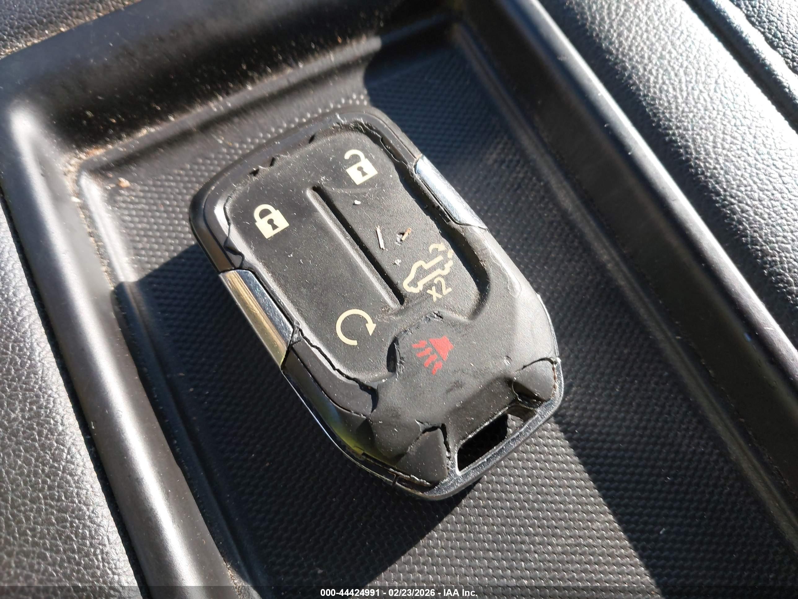 CHEVROLET SILVERADO image 11