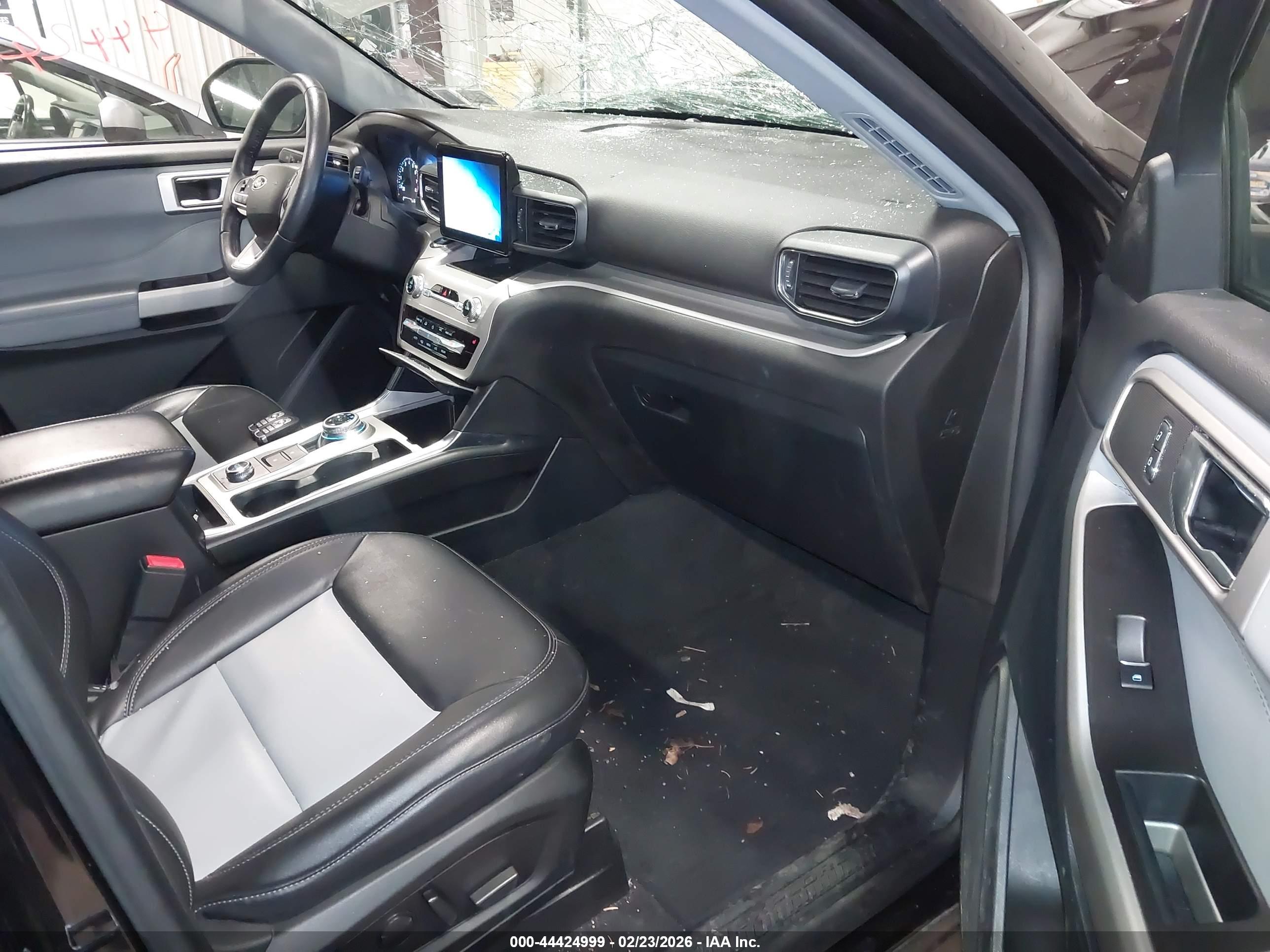FORD EXPLORER image 5