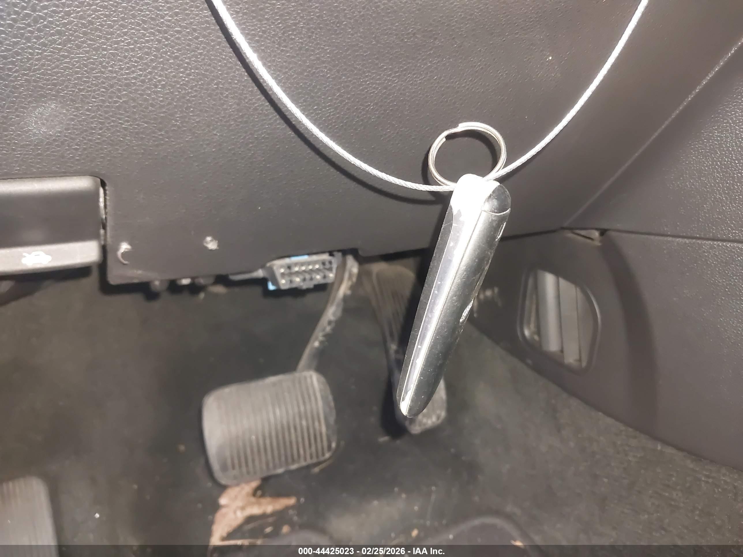 FORD EXPLORER image 11