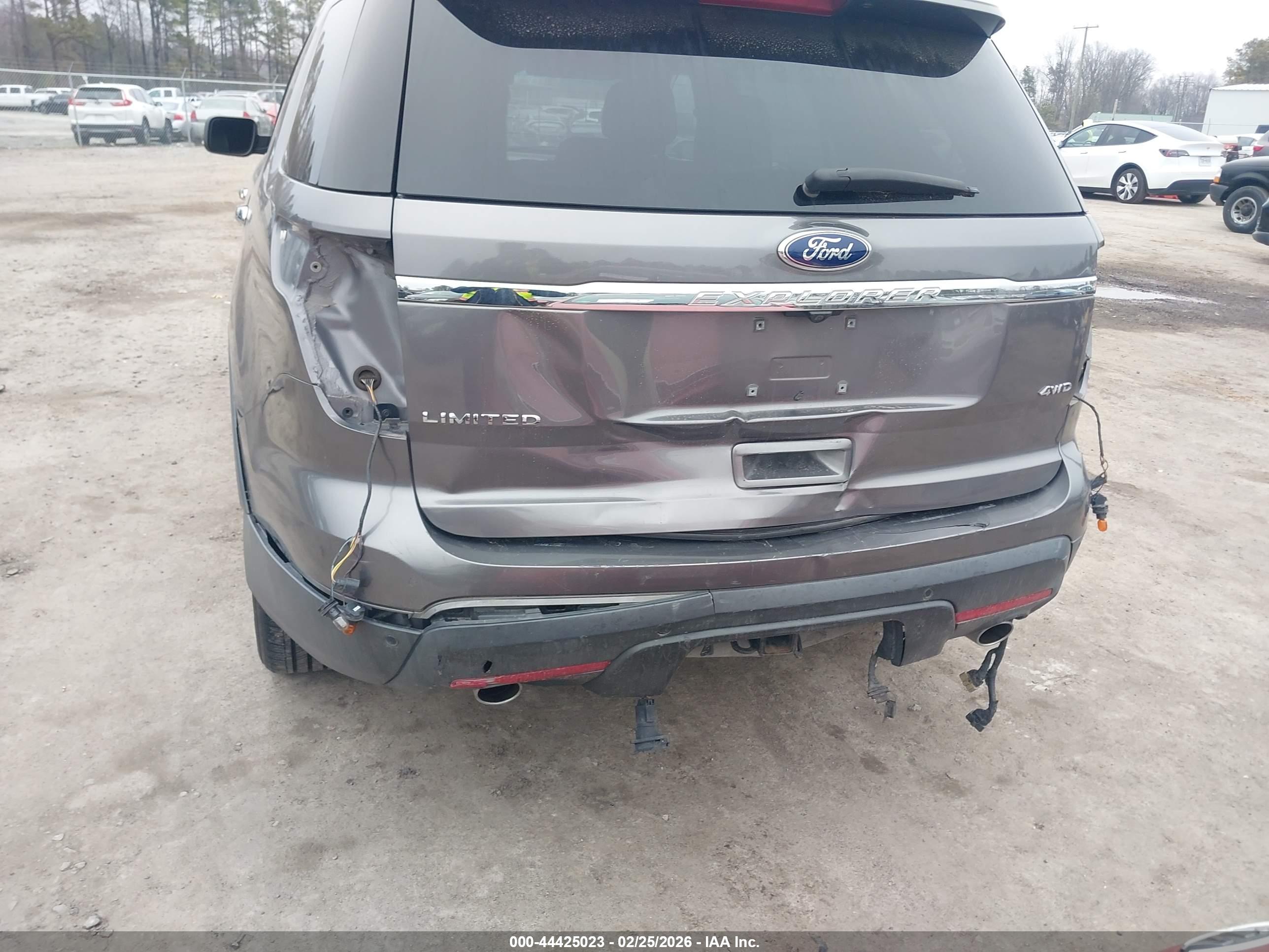 FORD EXPLORER image 6