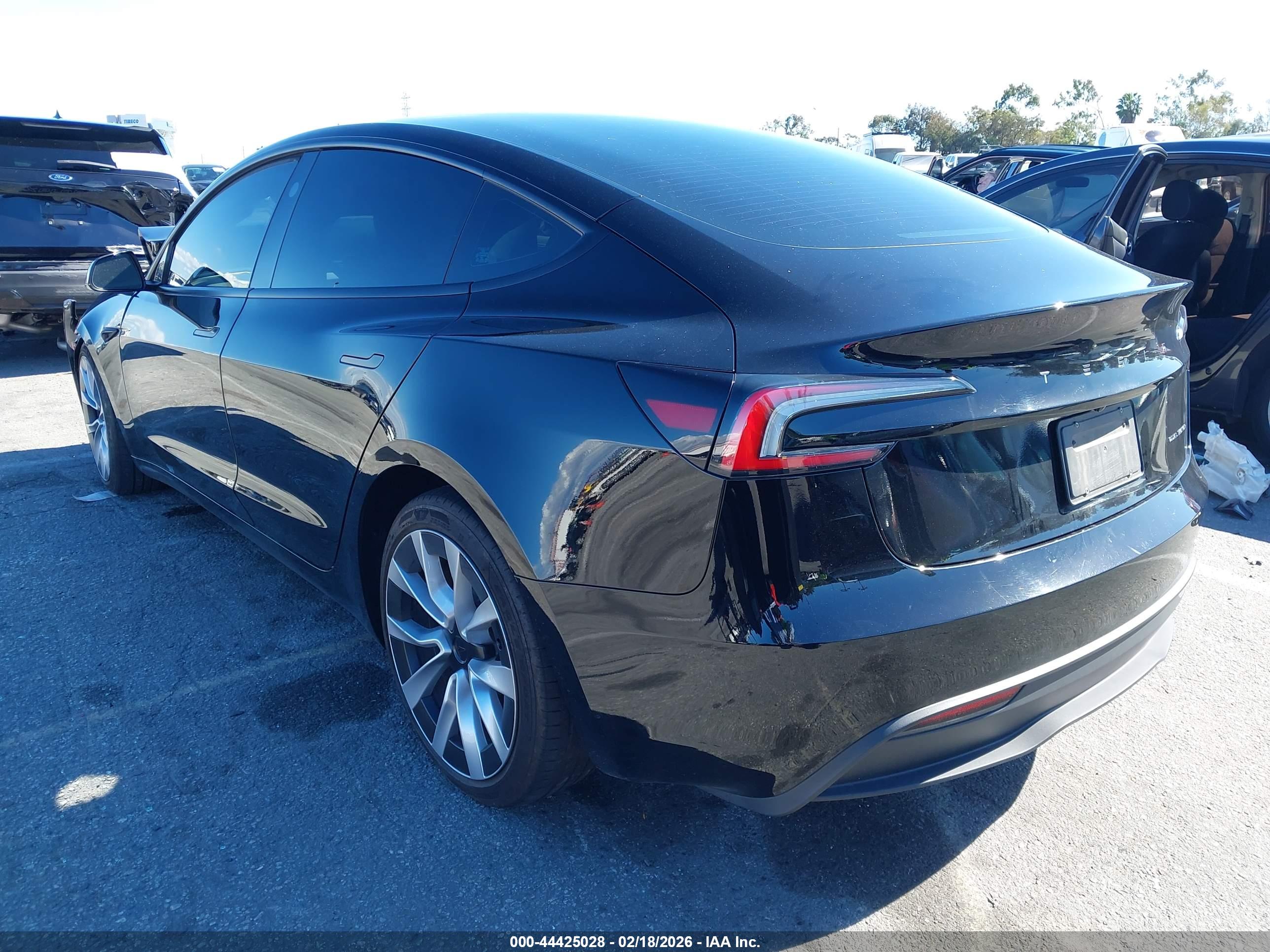 TESLA MODEL image 3