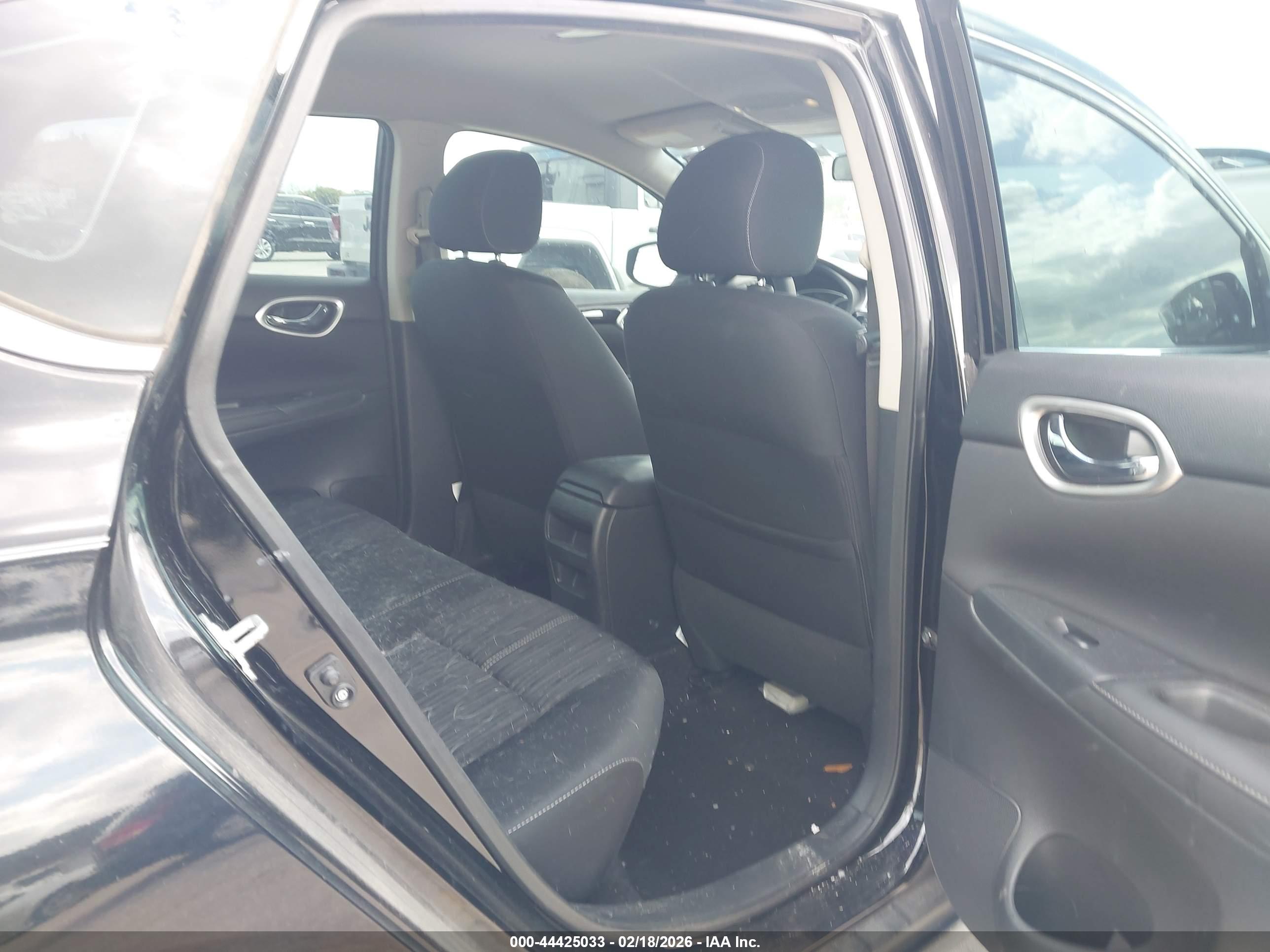 NISSAN SENTRA image 8