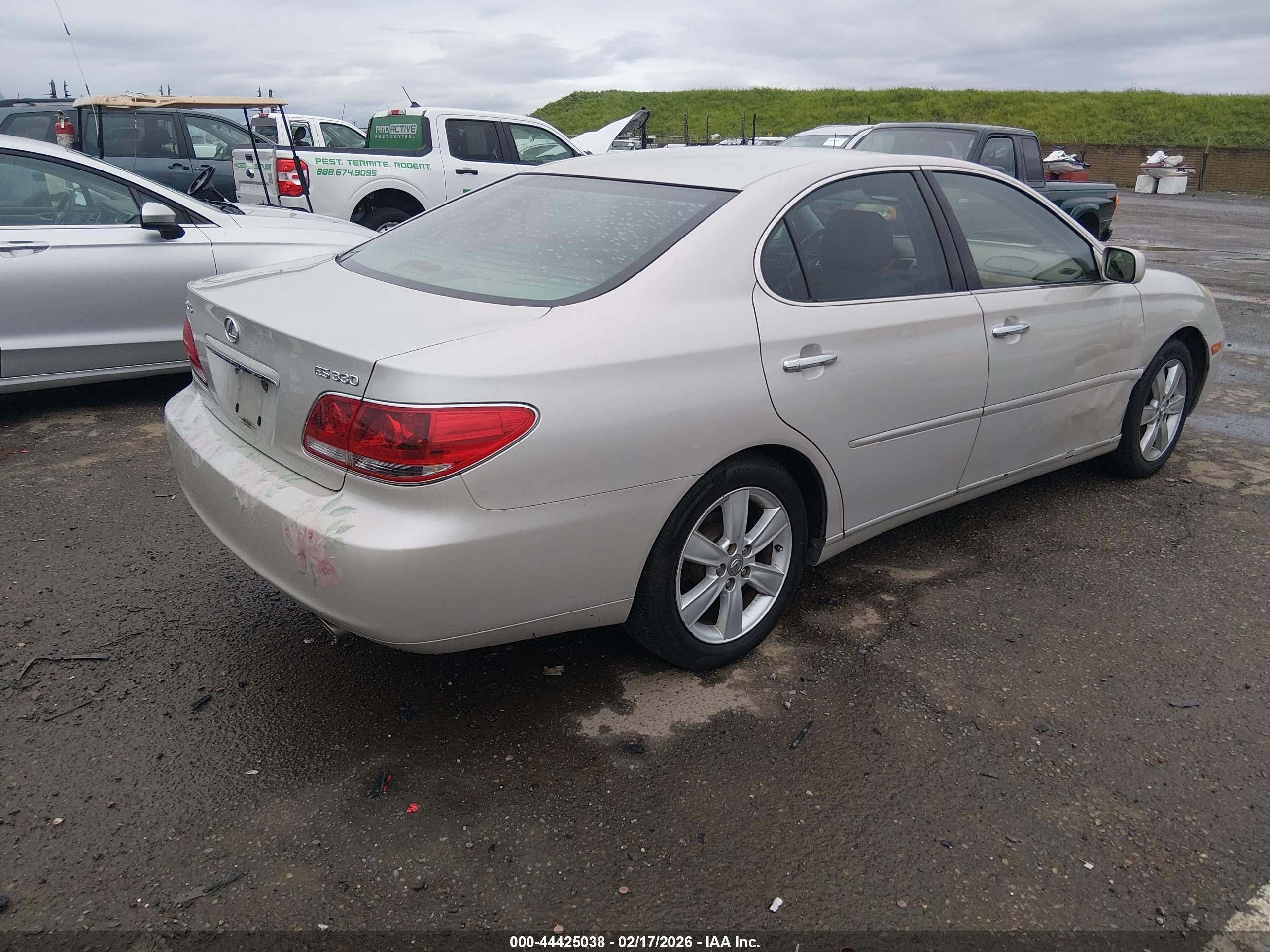 LEXUS ES image 4