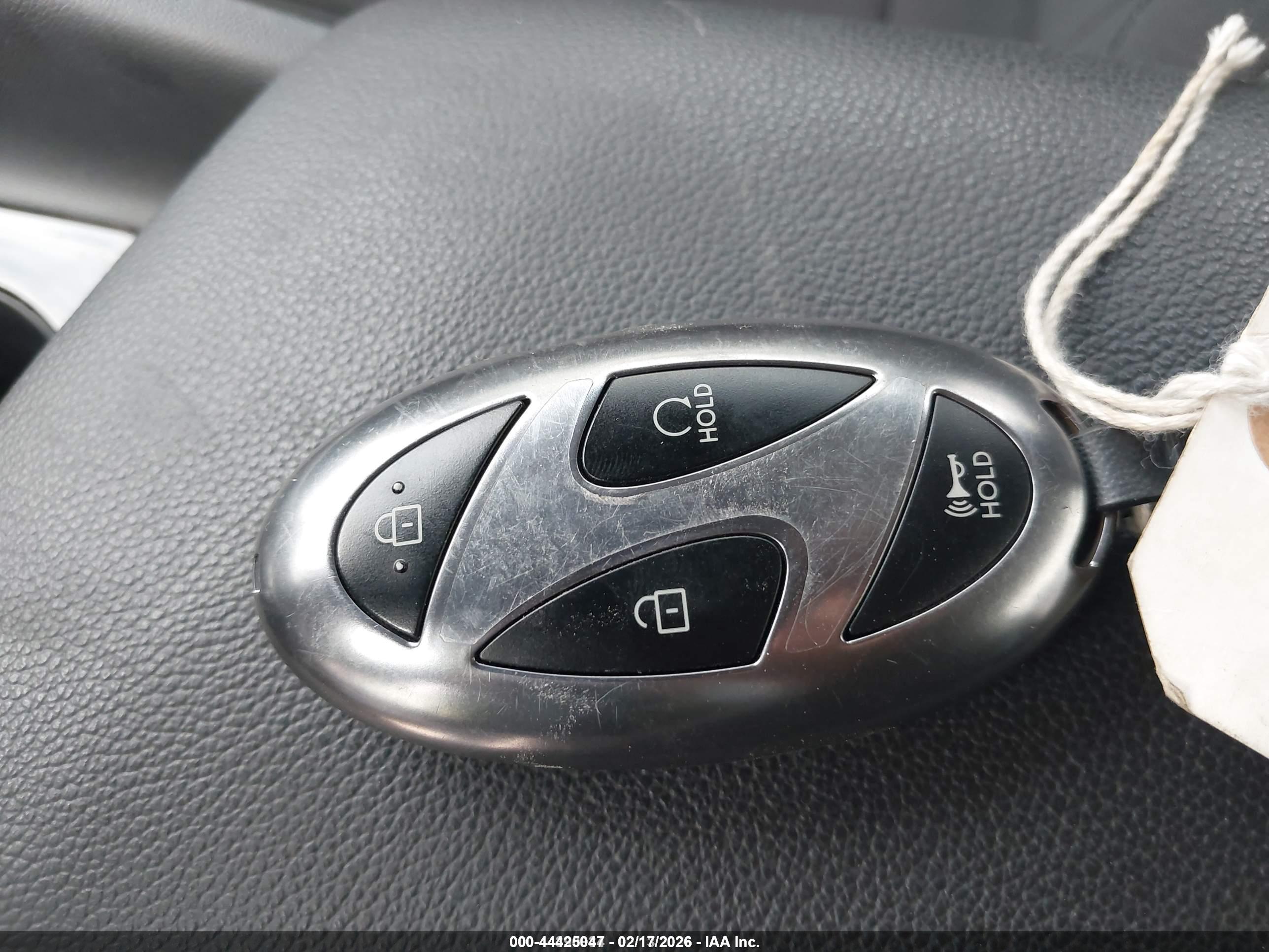 HYUNDAI ELANTRA image 11