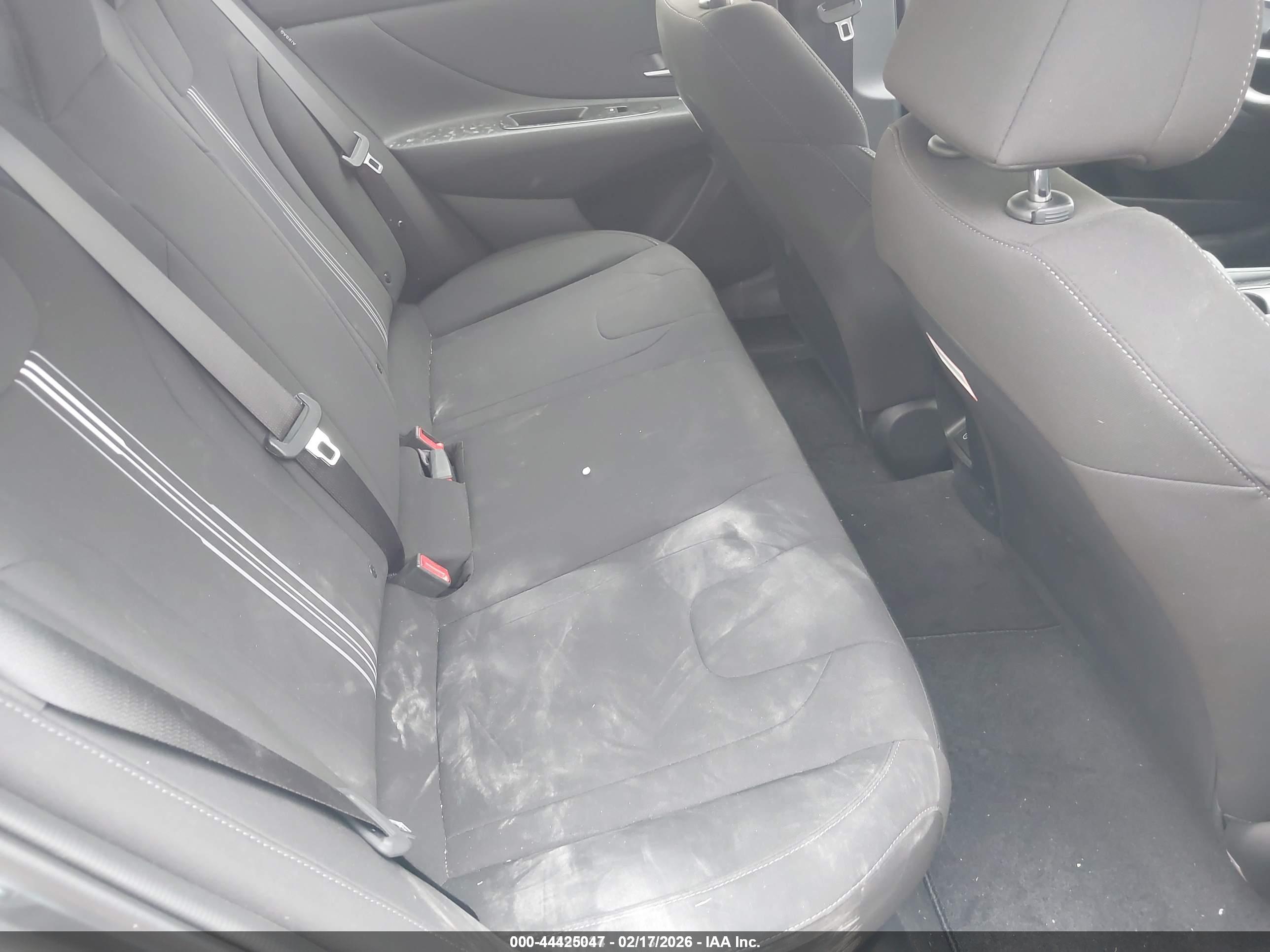 HYUNDAI ELANTRA image 8
