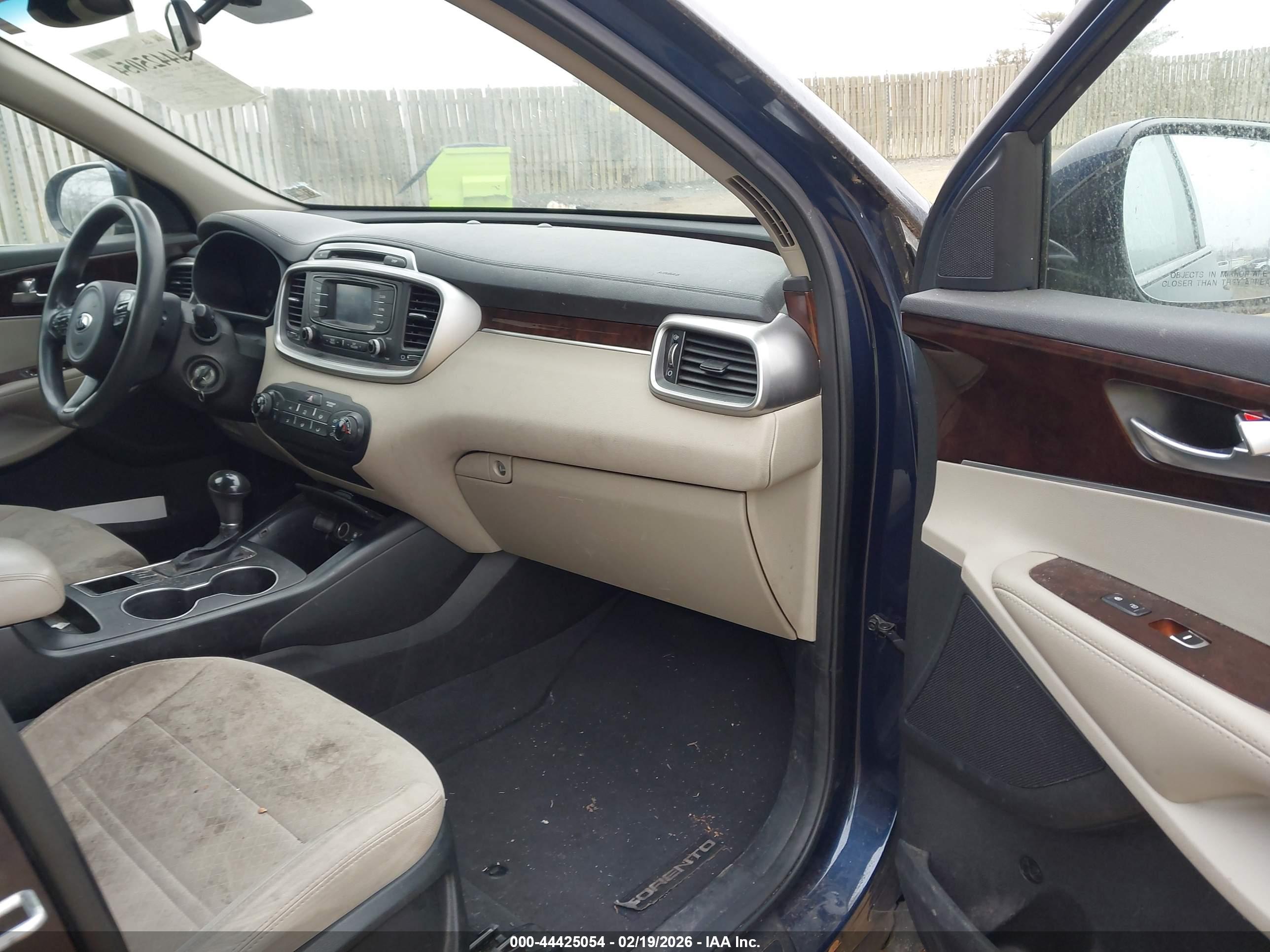 KIA SORENTO image 5