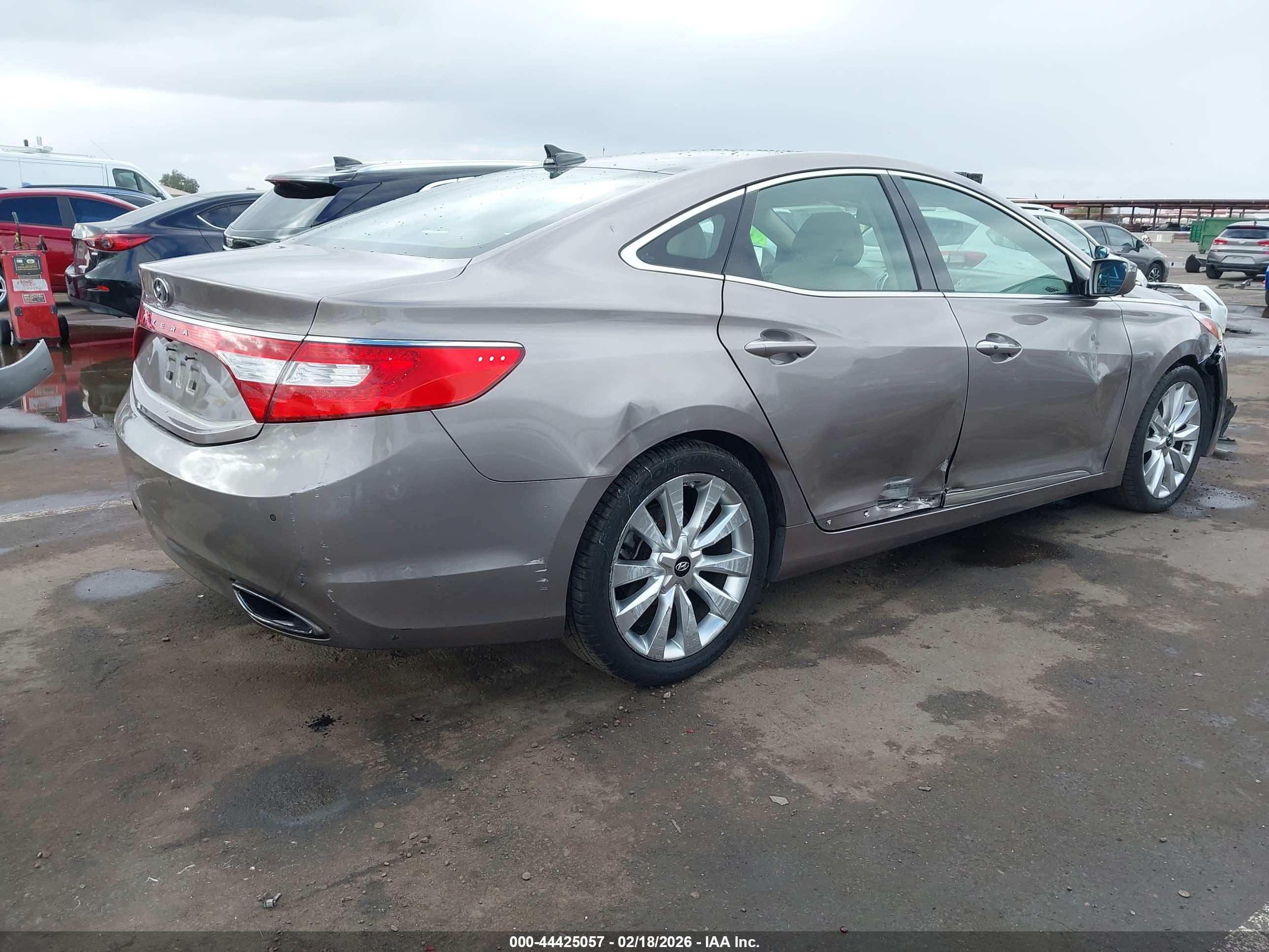 HYUNDAI AZERA image 4