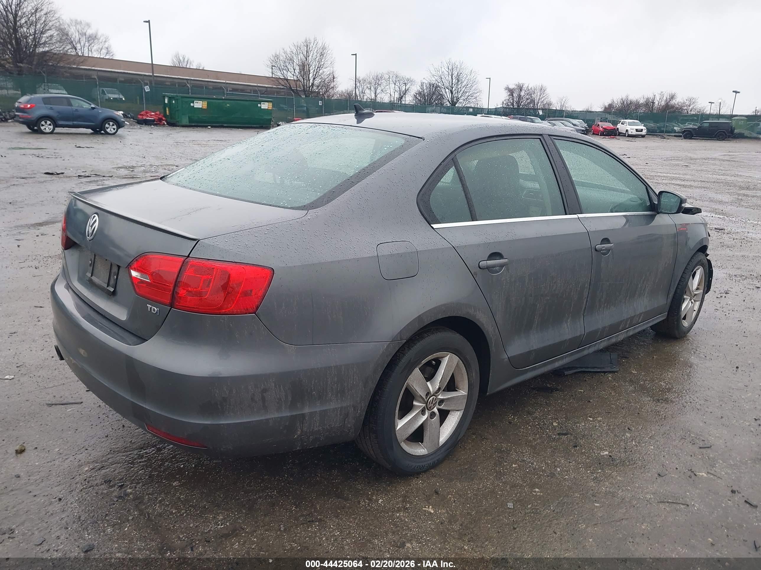 VOLKSWAGEN JETTA image 4