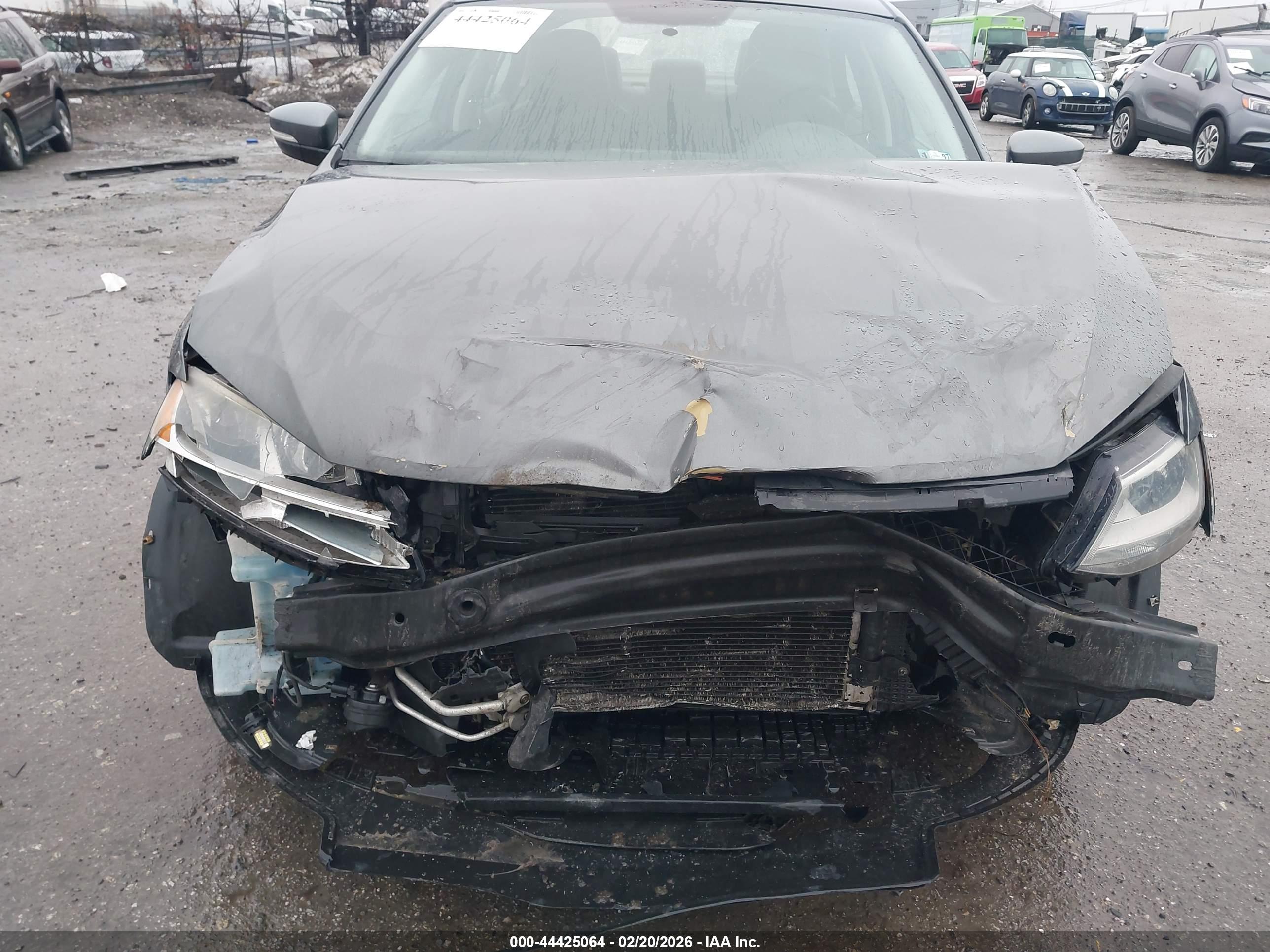 VOLKSWAGEN JETTA image 6