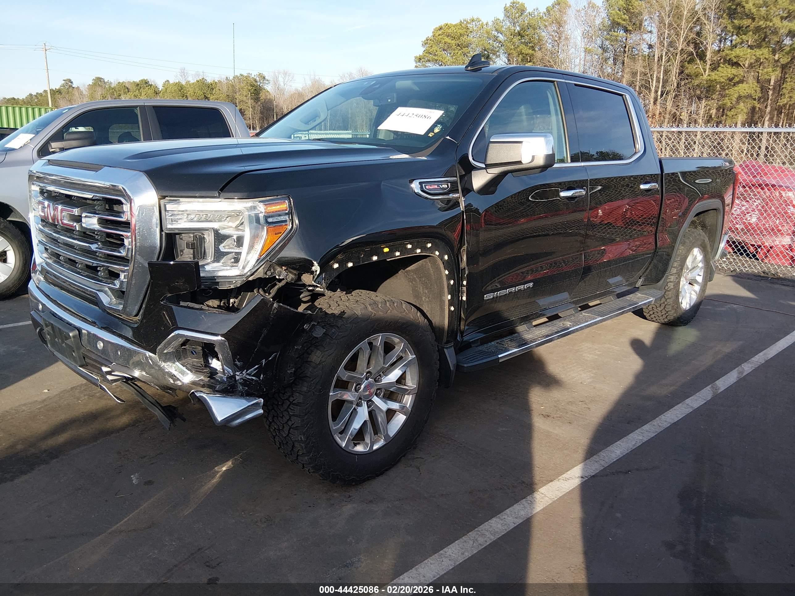 GMC SIERRA image 2