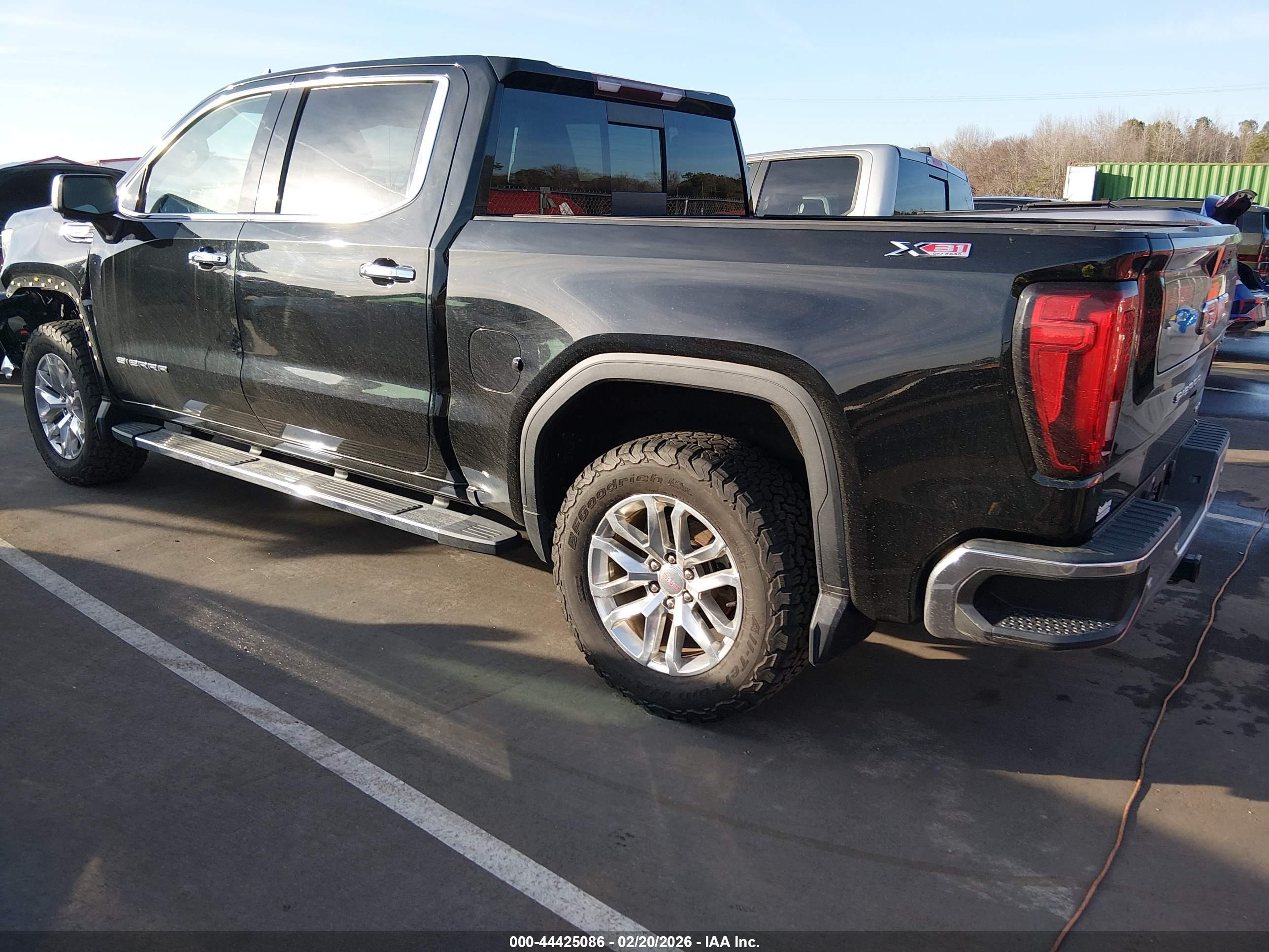 GMC SIERRA image 3
