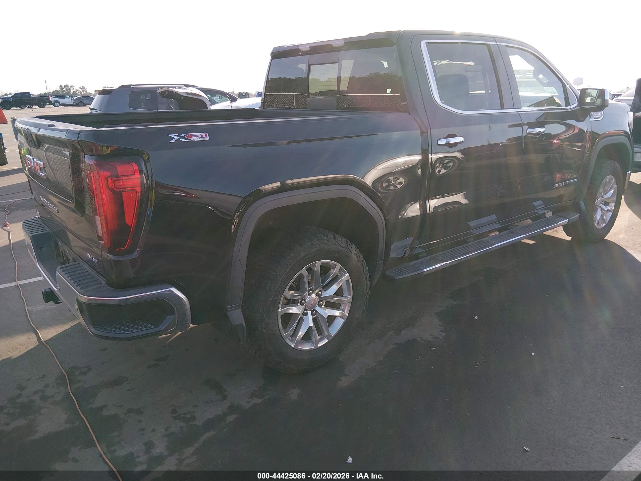 GMC SIERRA image 4