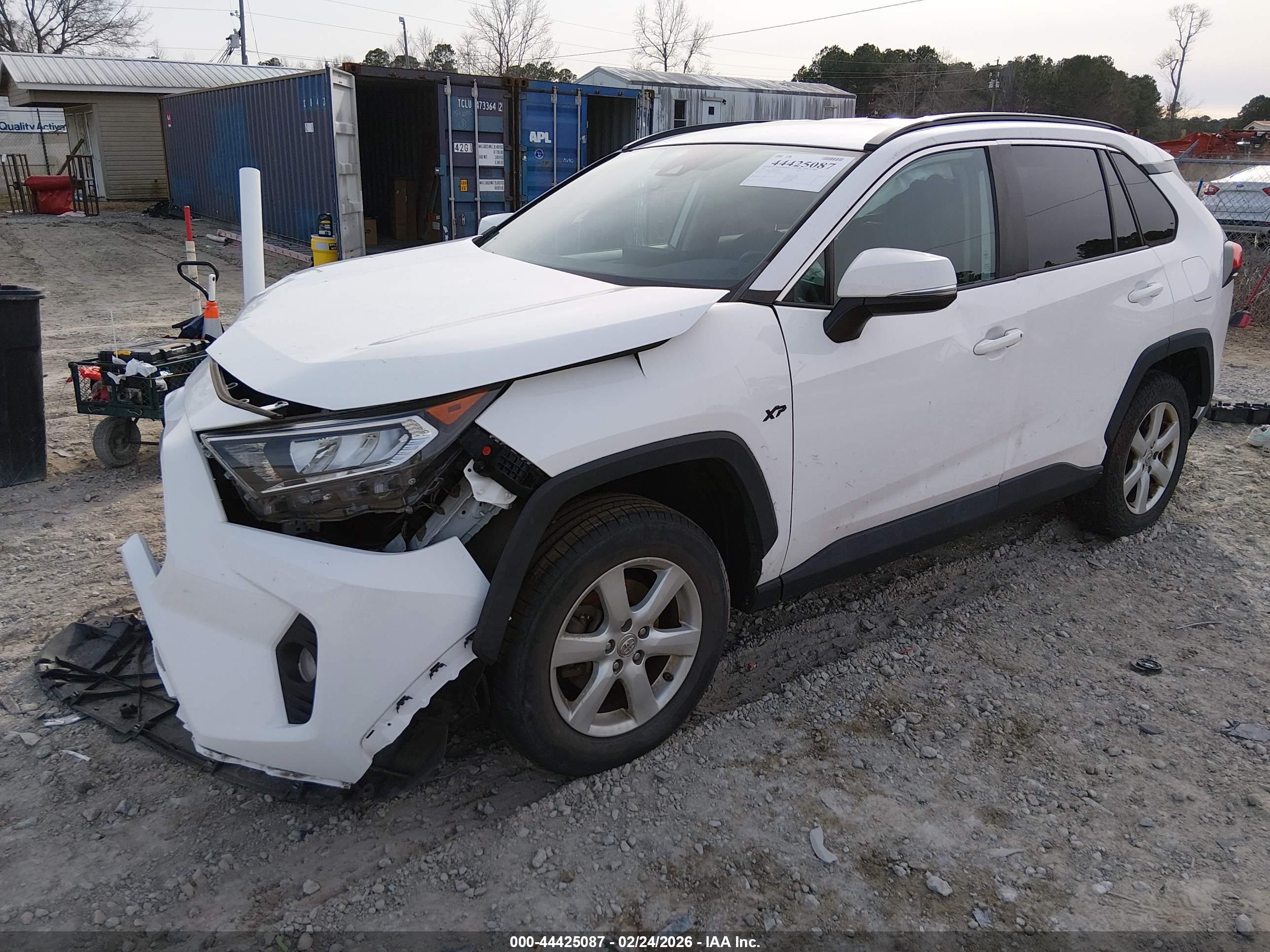 TOYOTA RAV4 image 2