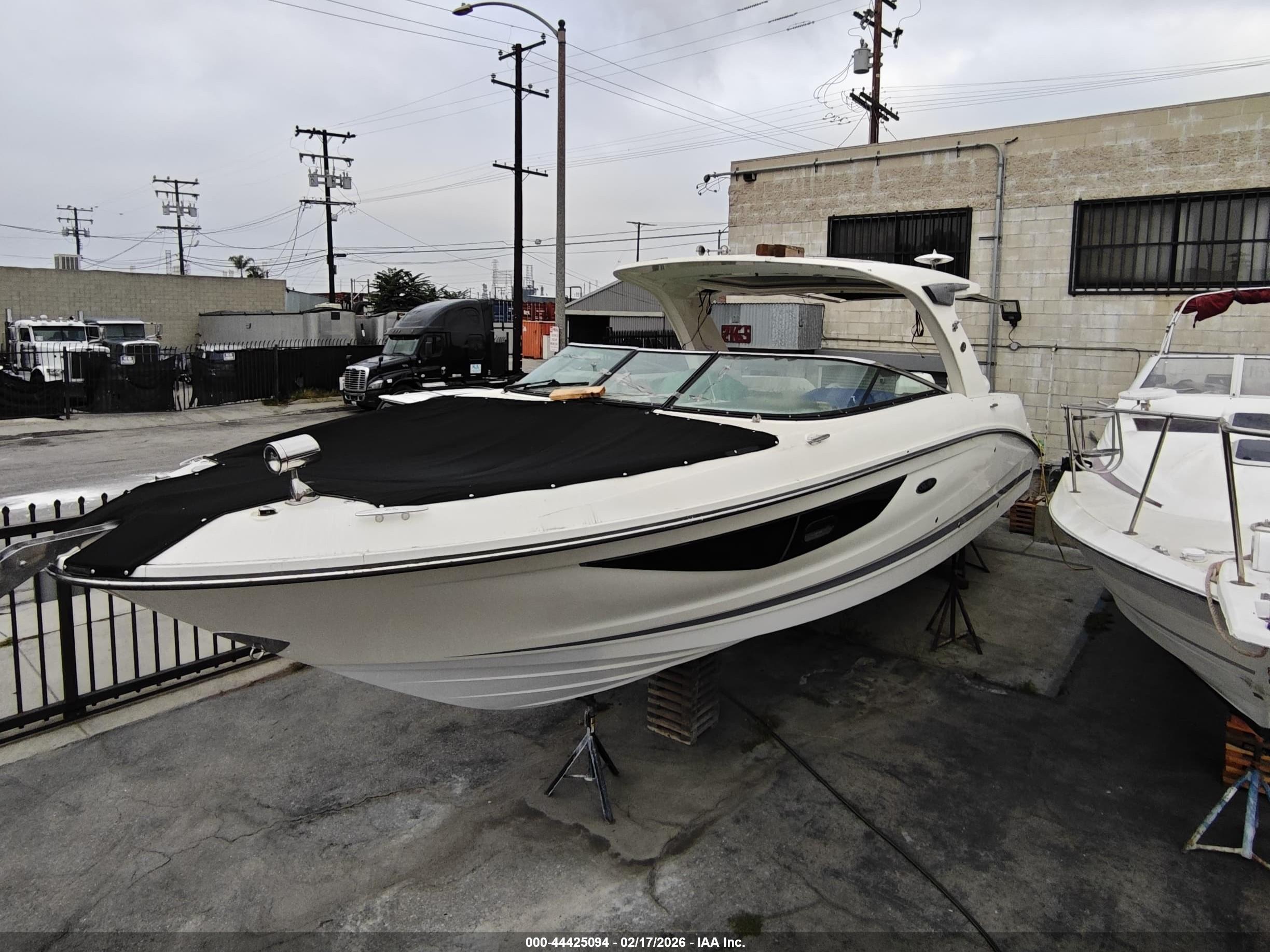 SEA RAY image 10