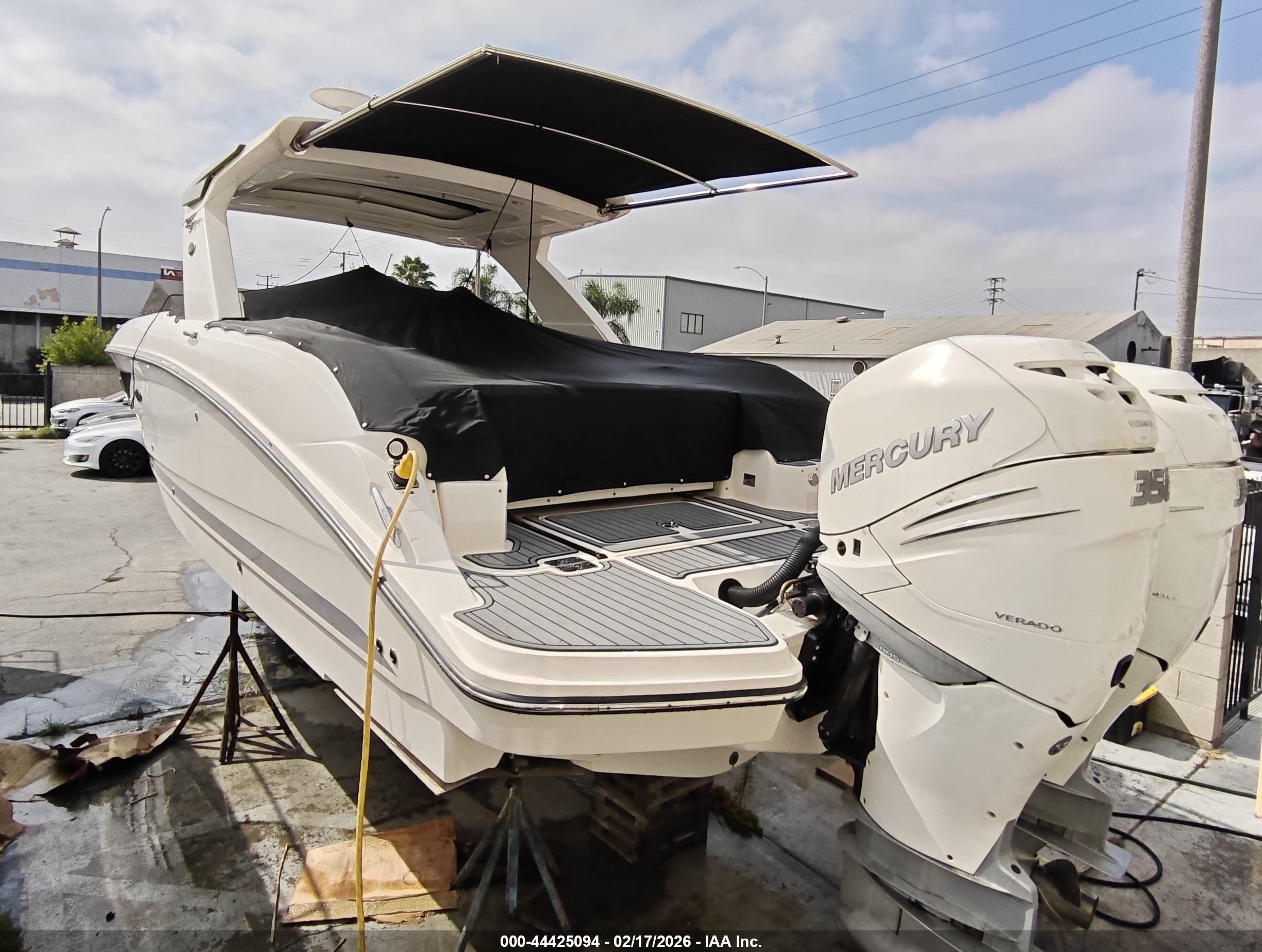 SEA RAY image 4