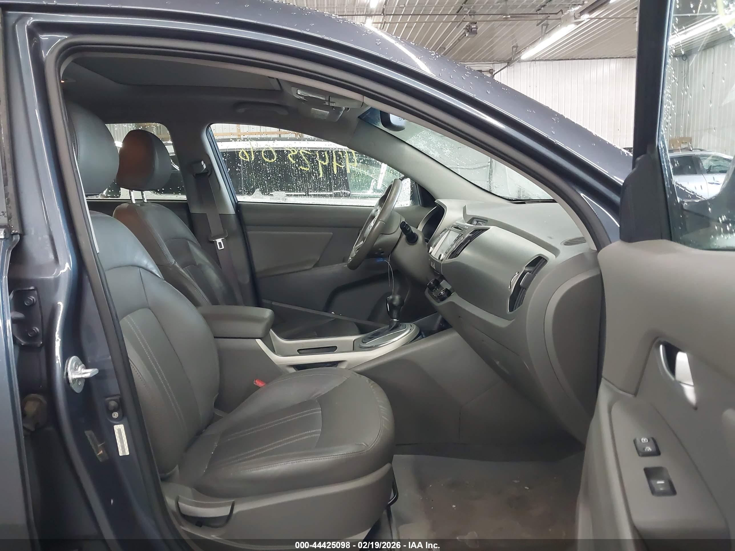 KIA SPORTAGE image 5