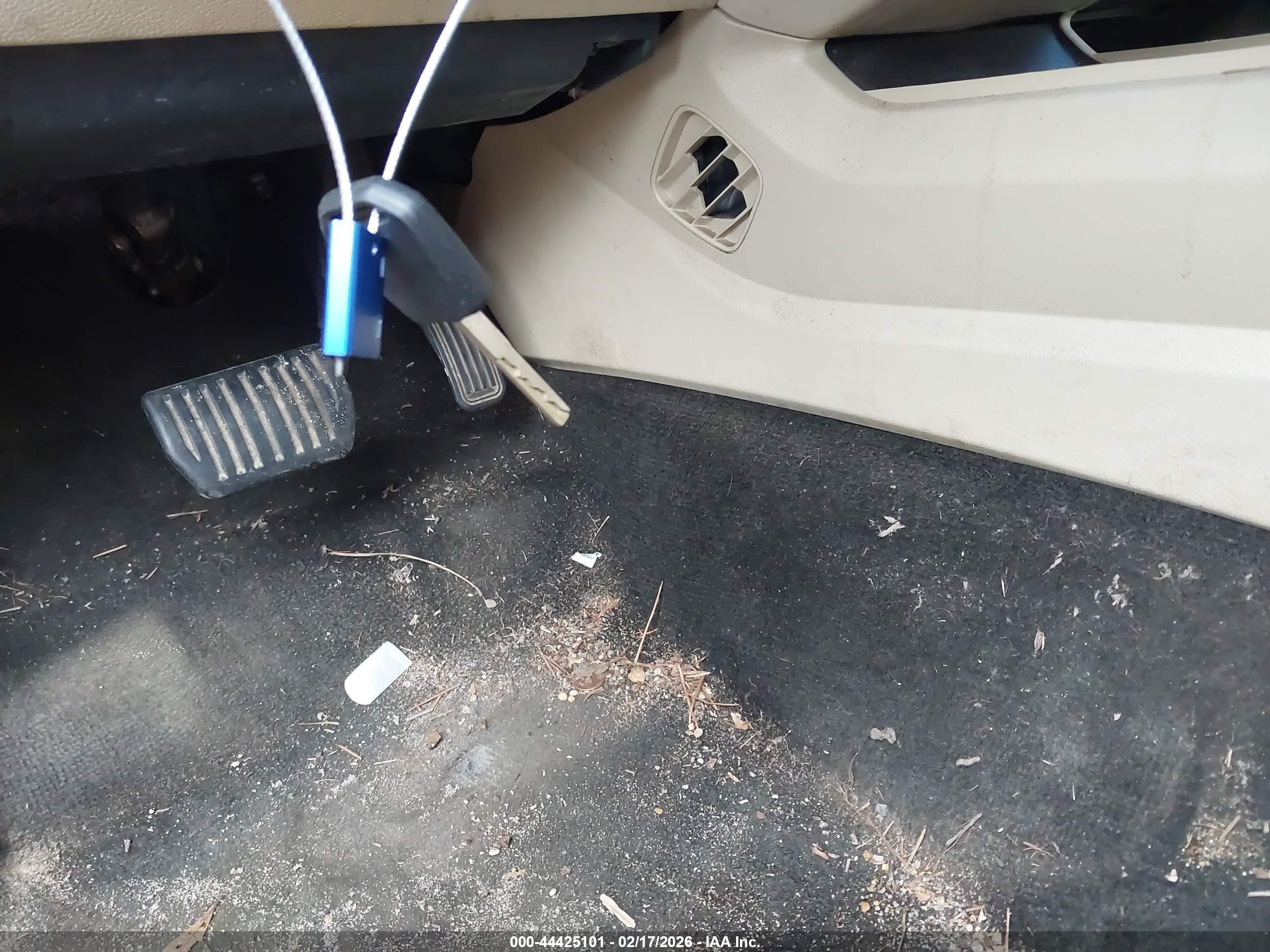 FORD FUSION image 11