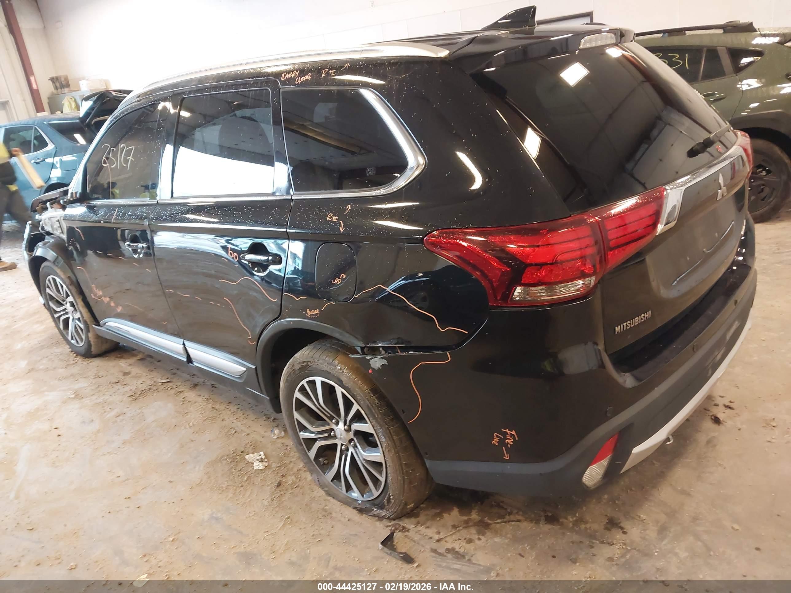 MITSUBISHI OUTLANDER image 3