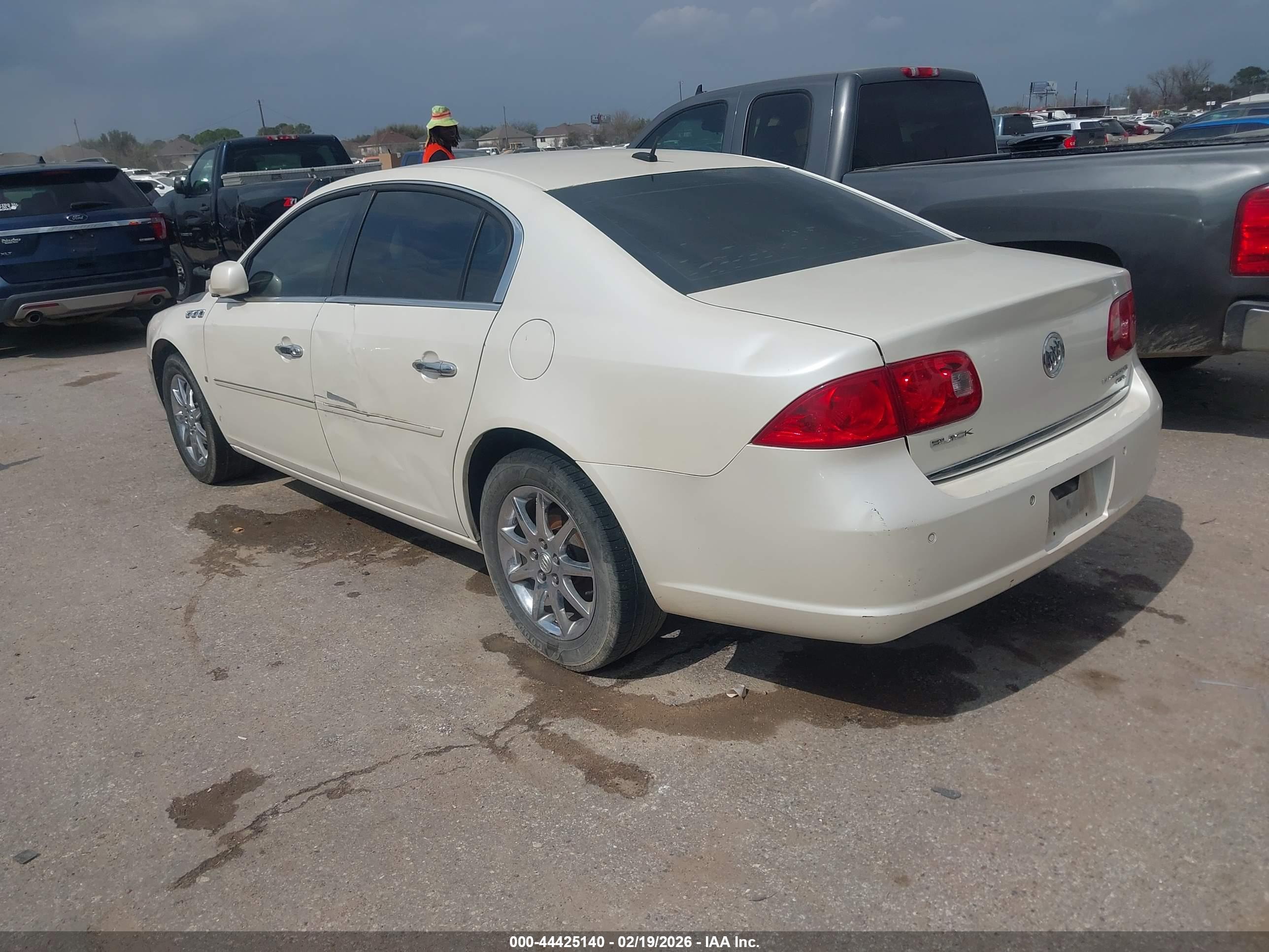 BUICK LUCERNE image 3