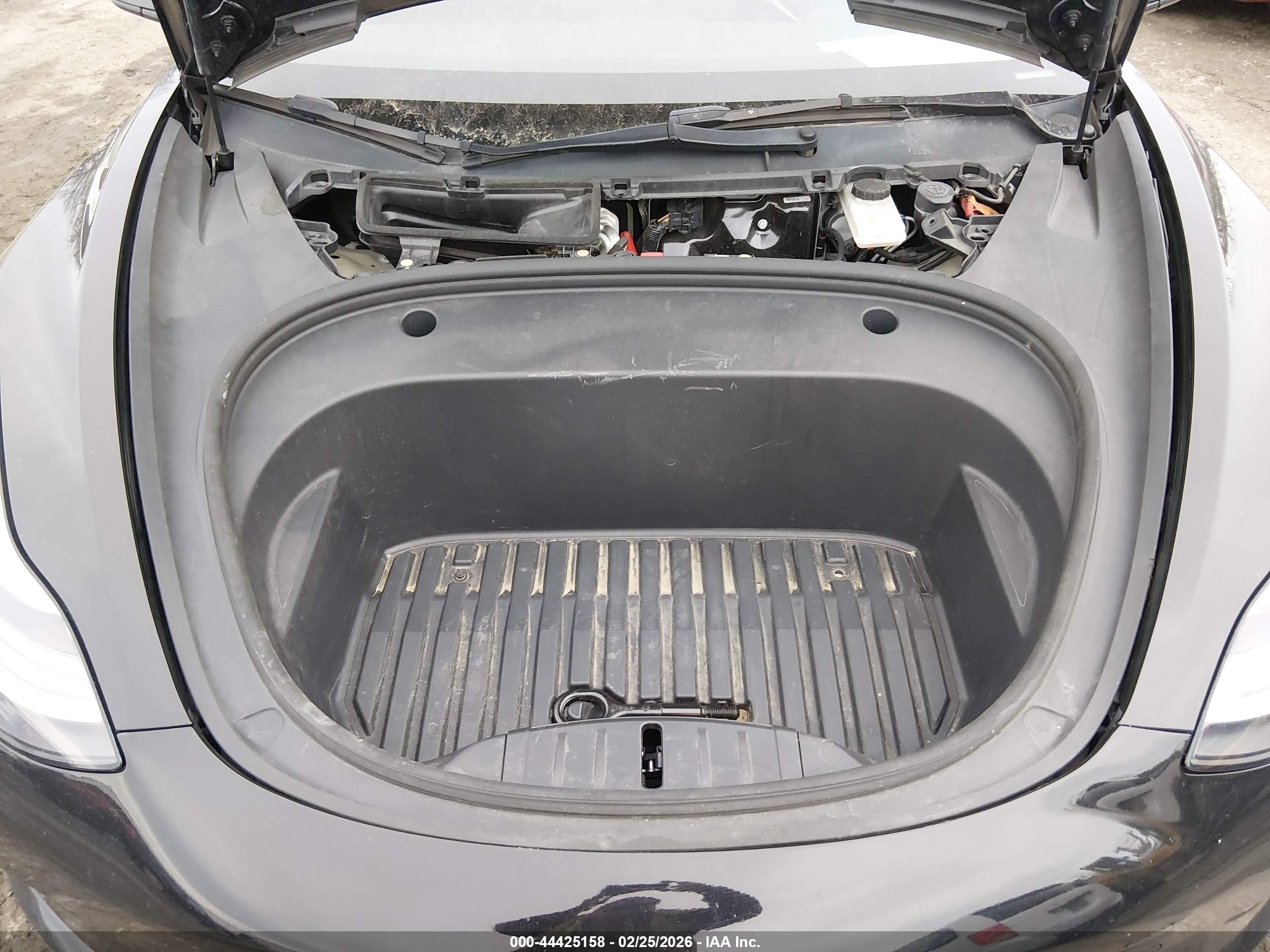 TESLA MODEL image 10