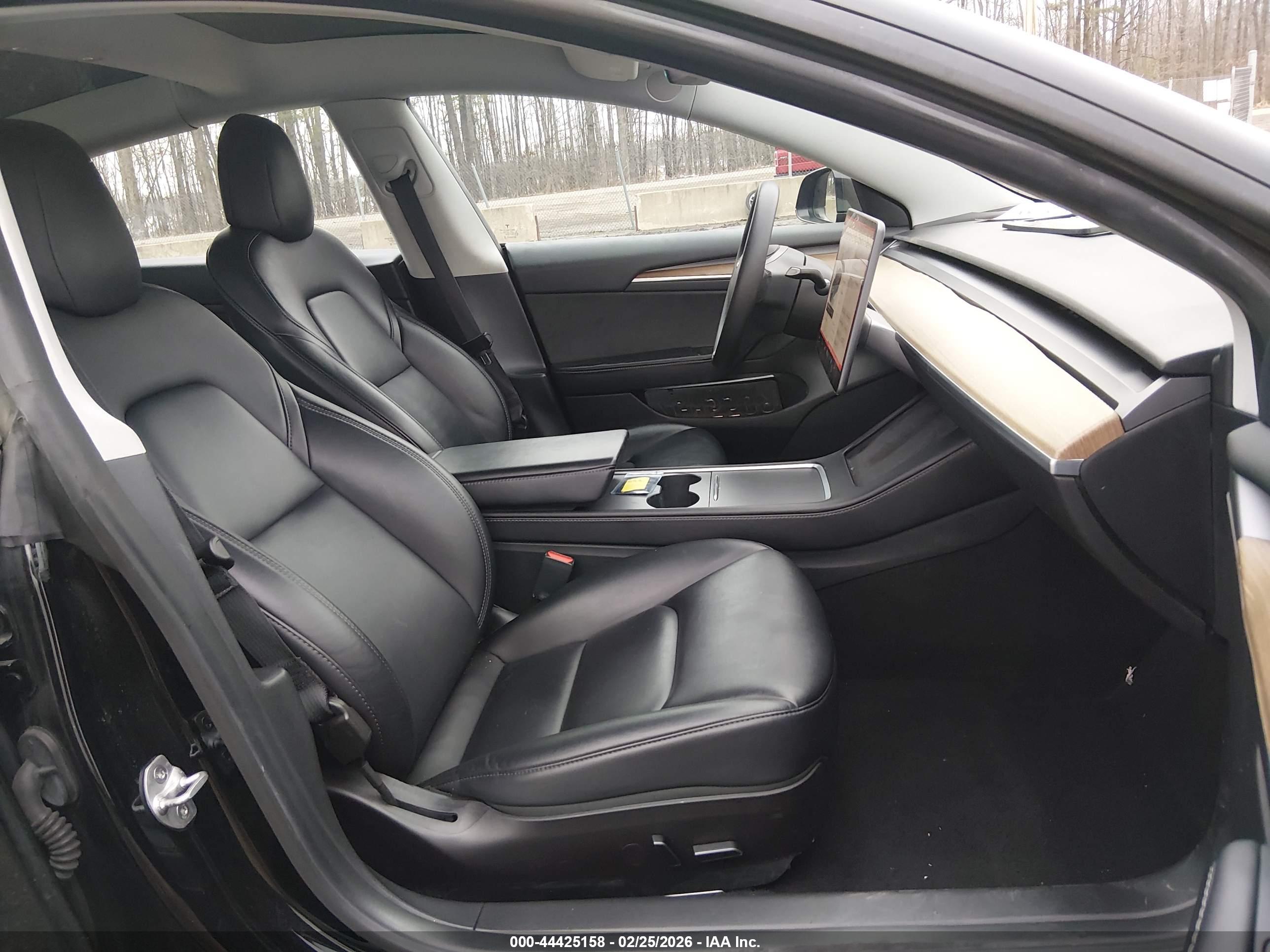 TESLA MODEL image 5