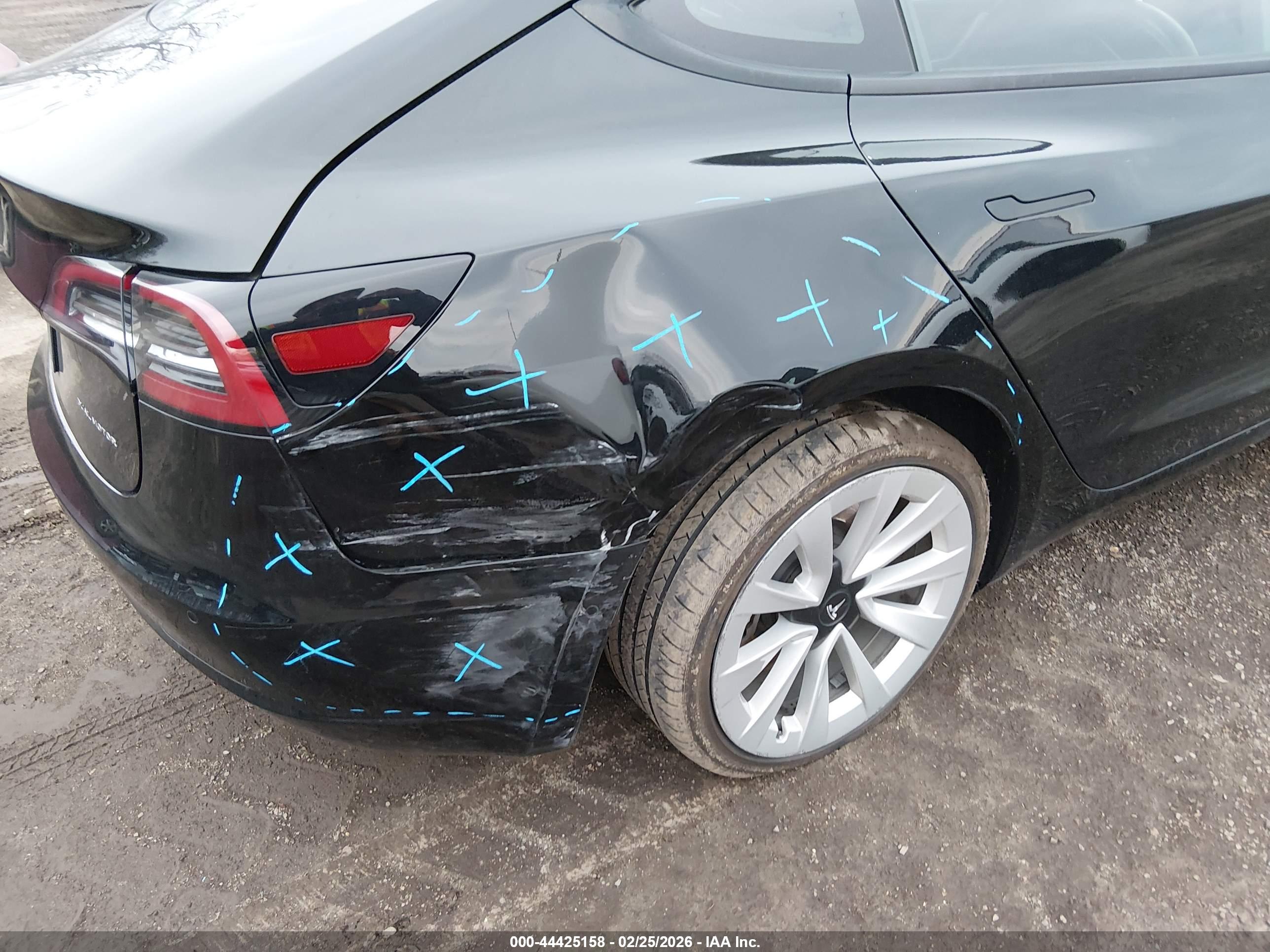 TESLA MODEL image 6