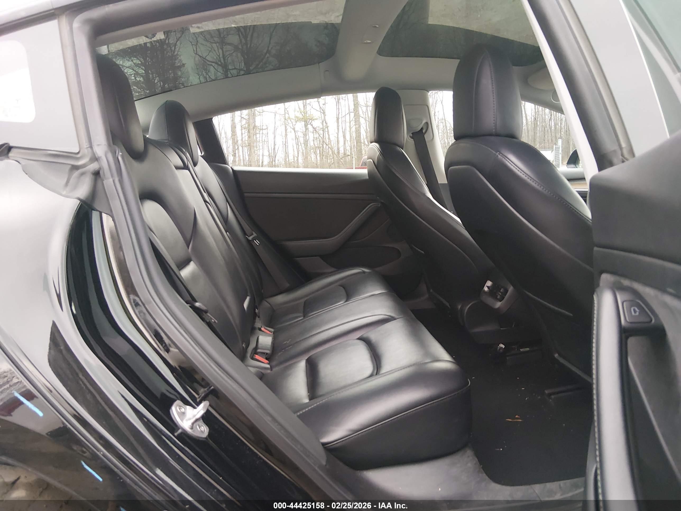TESLA MODEL image 8