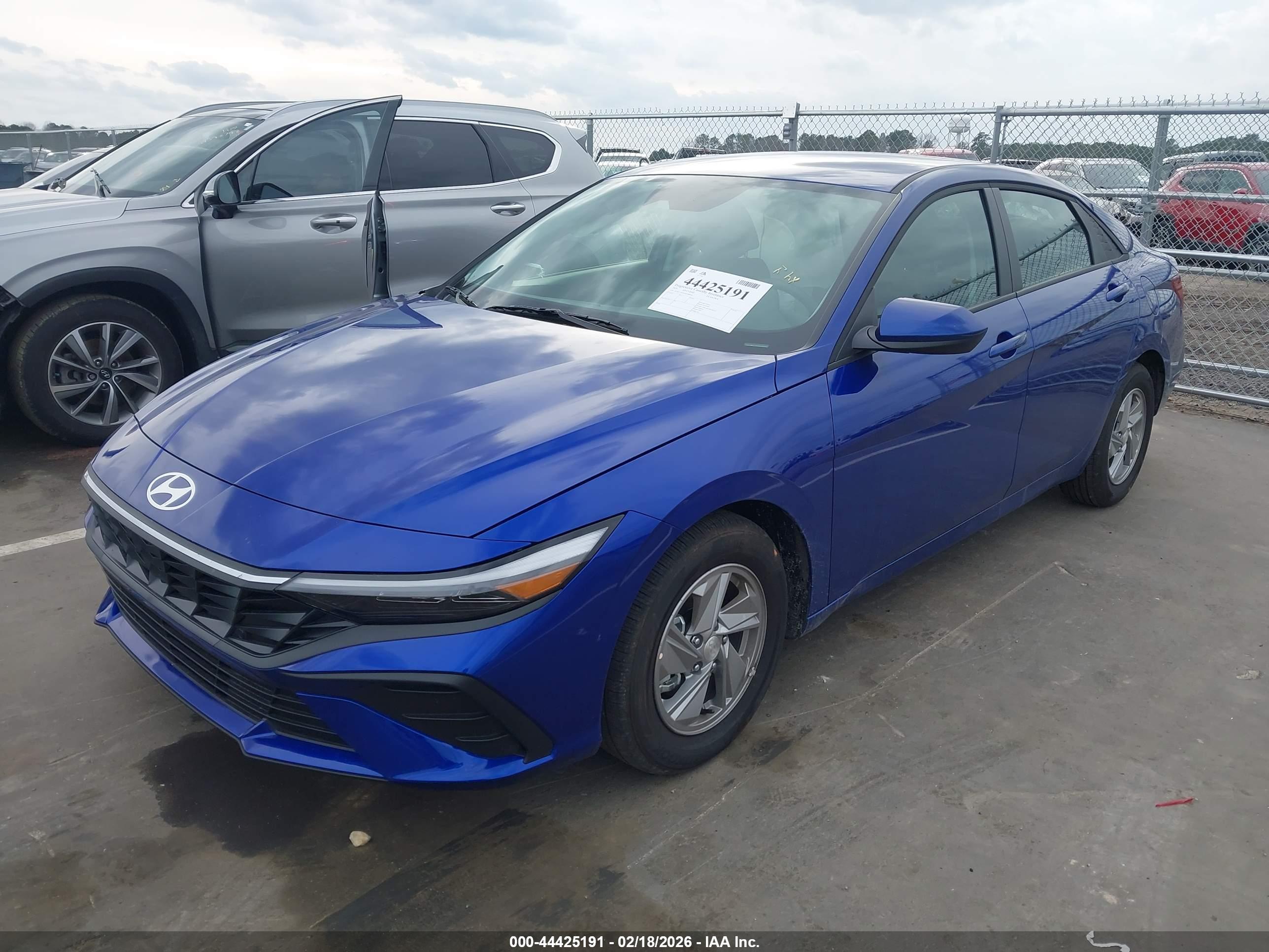 HYUNDAI ELANTRA image 2
