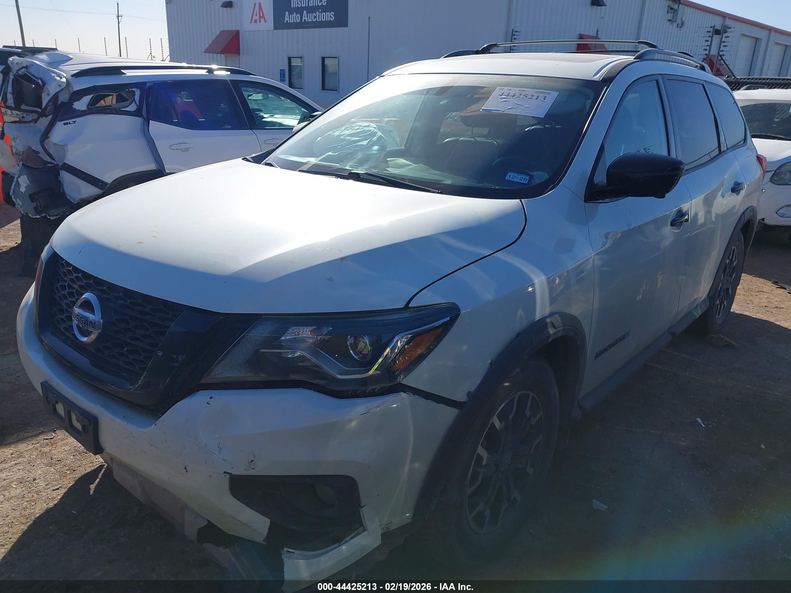 NISSAN PATHFINDER image 2