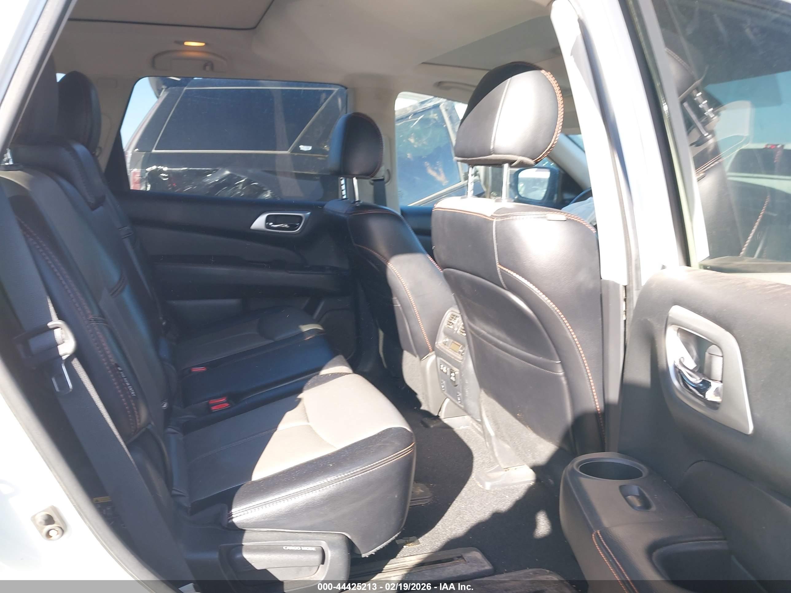 NISSAN PATHFINDER image 8