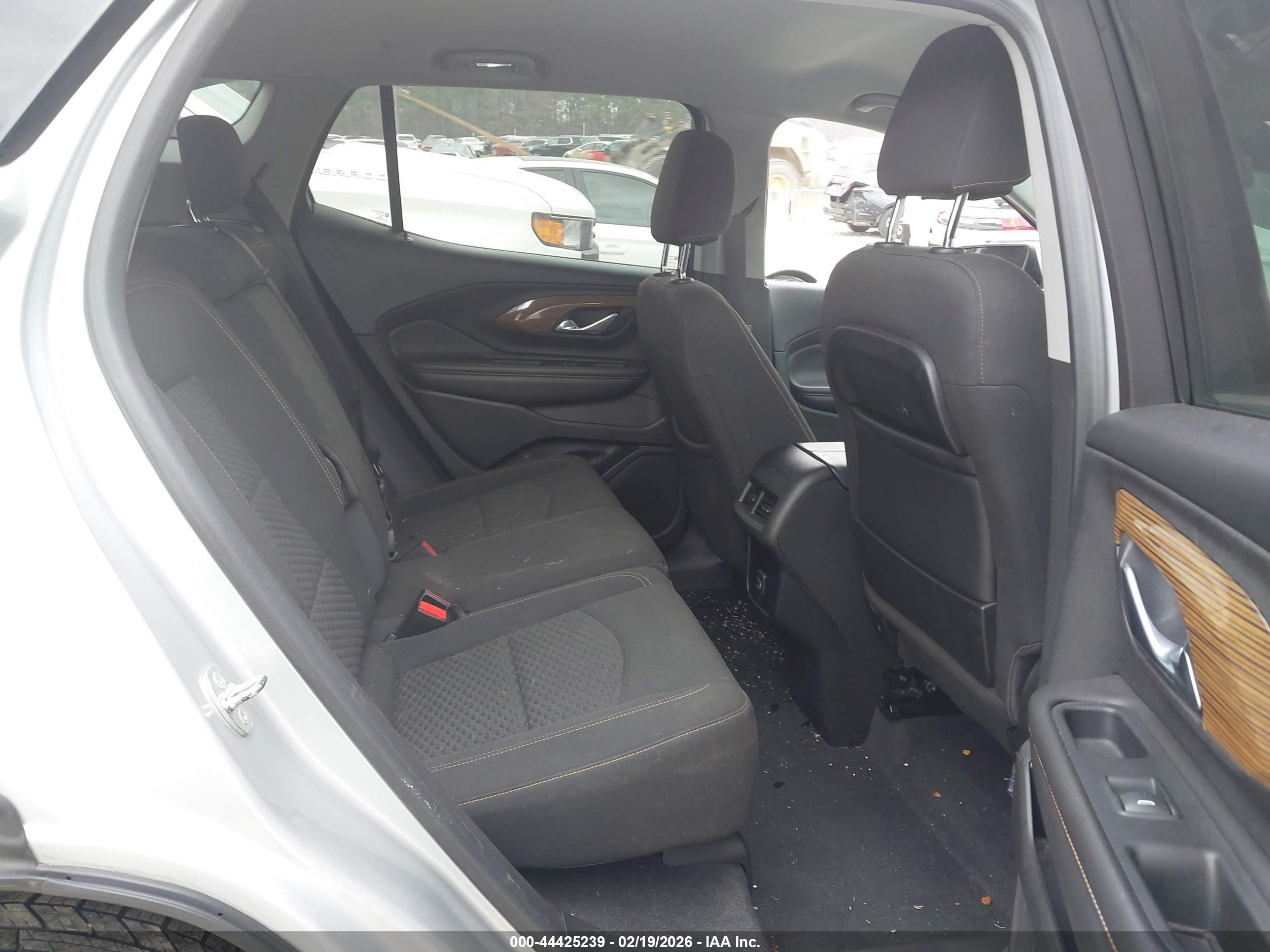 GMC TERRAIN image 8