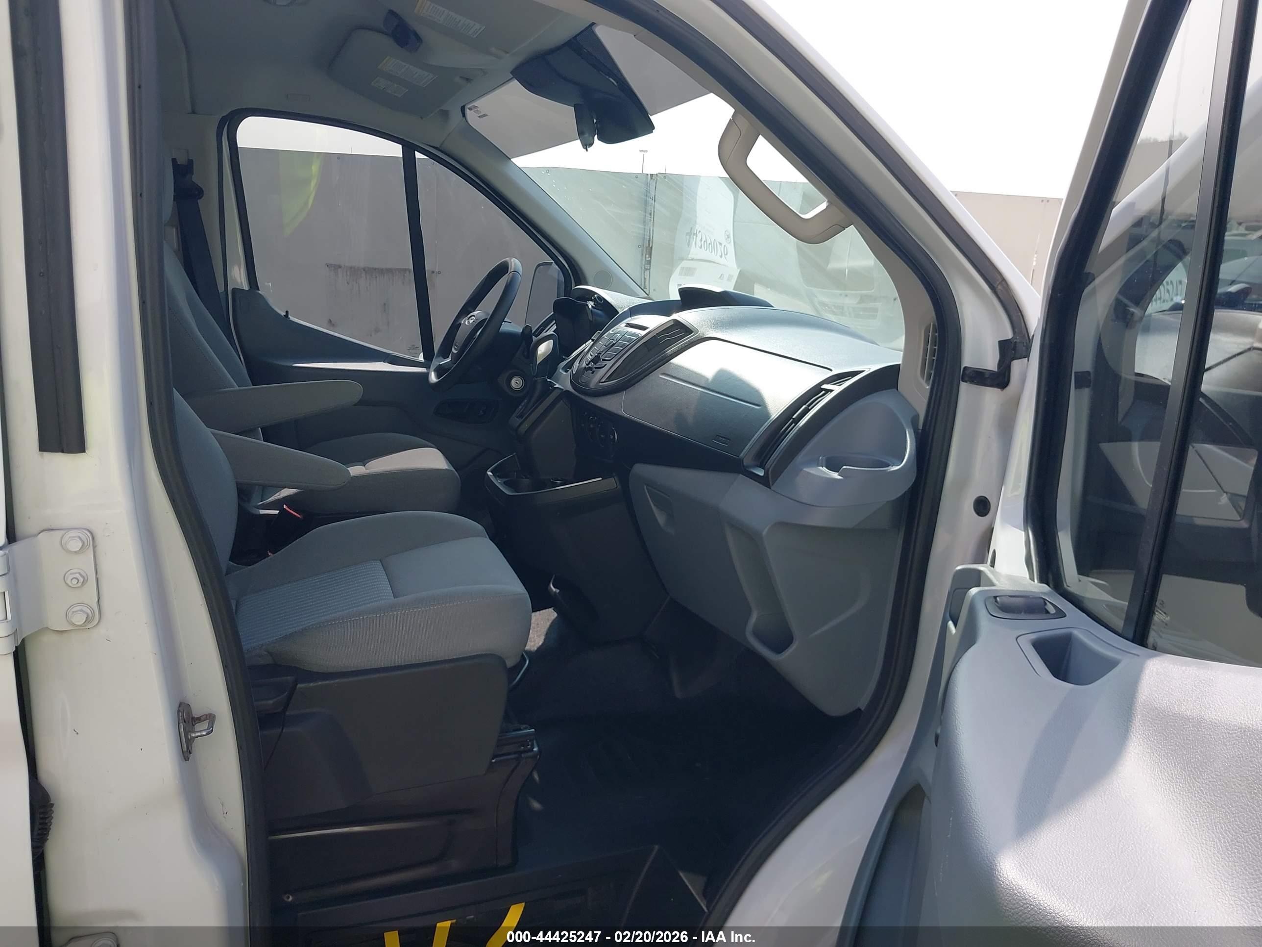 FORD TRANSIT-350 image 5